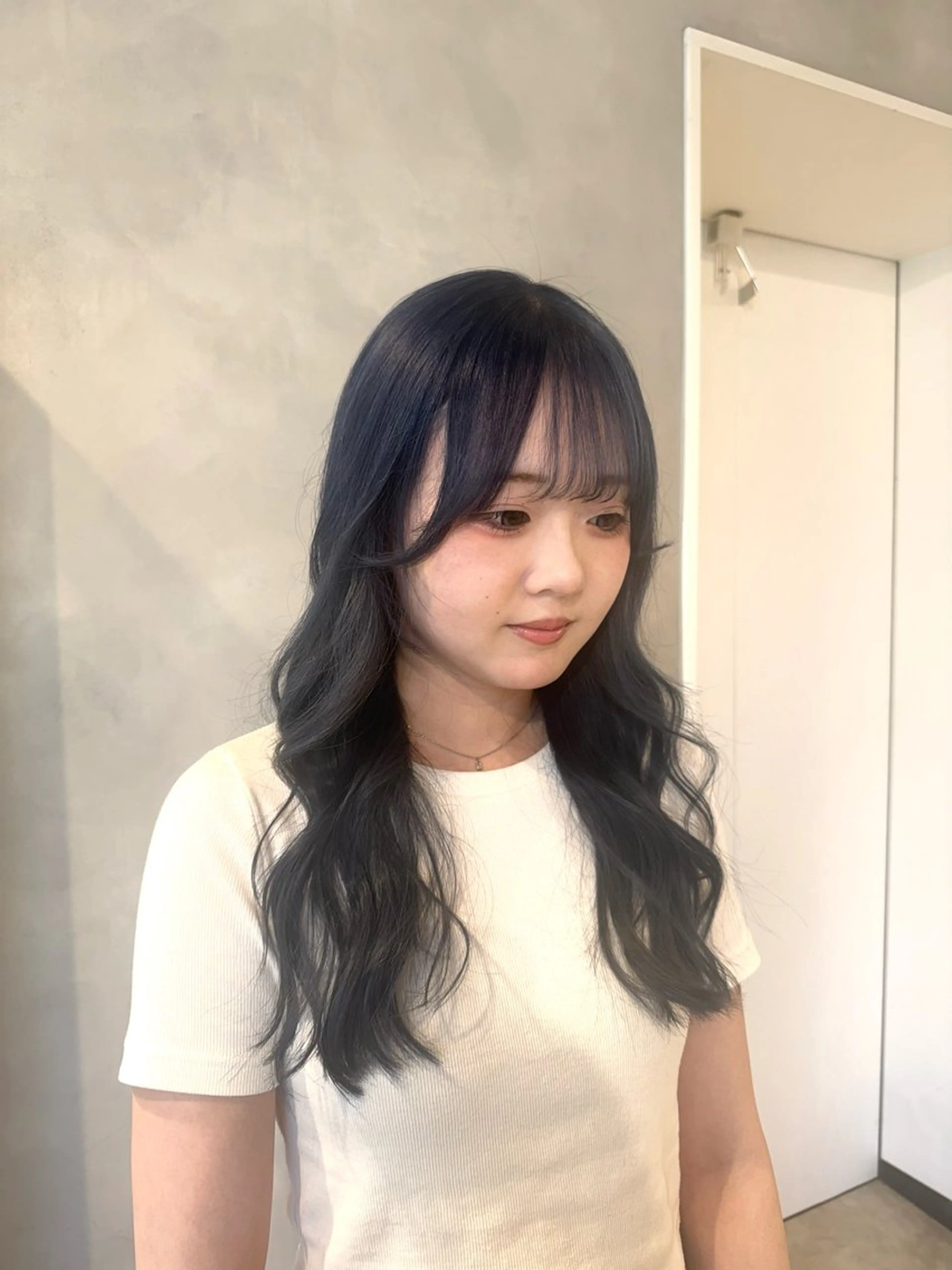 ロング カラー ブリーチ ブルーカラー ラベンダーカラー カット ヘアカラー ハイトーン/うる艶 カラー Mioのヘアスタイル