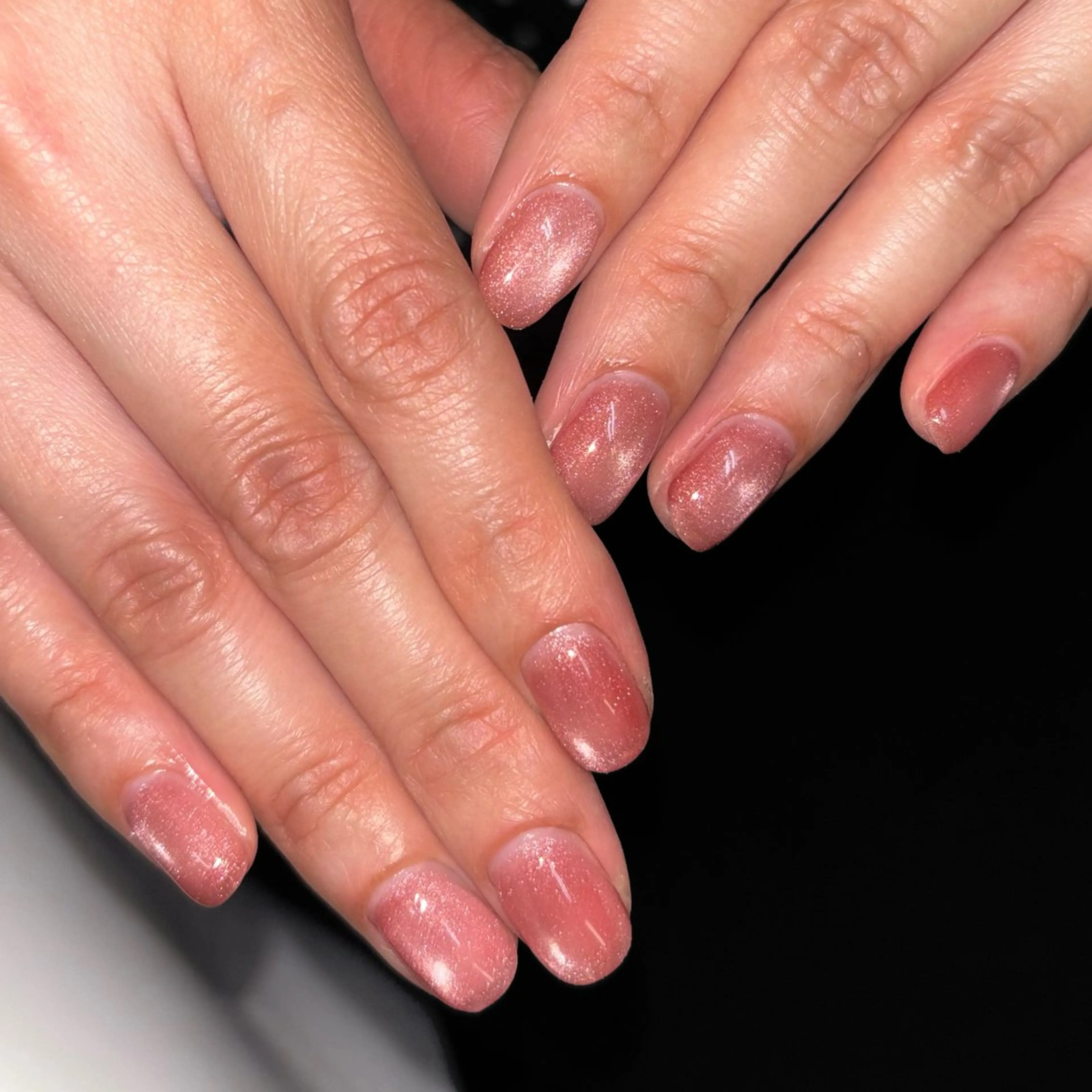 ネイル マグネットネイル マグネットワンカラー ワンカラーネイル ピンク ハンドネイル Spira/ yura ⟡のネイルデザイン