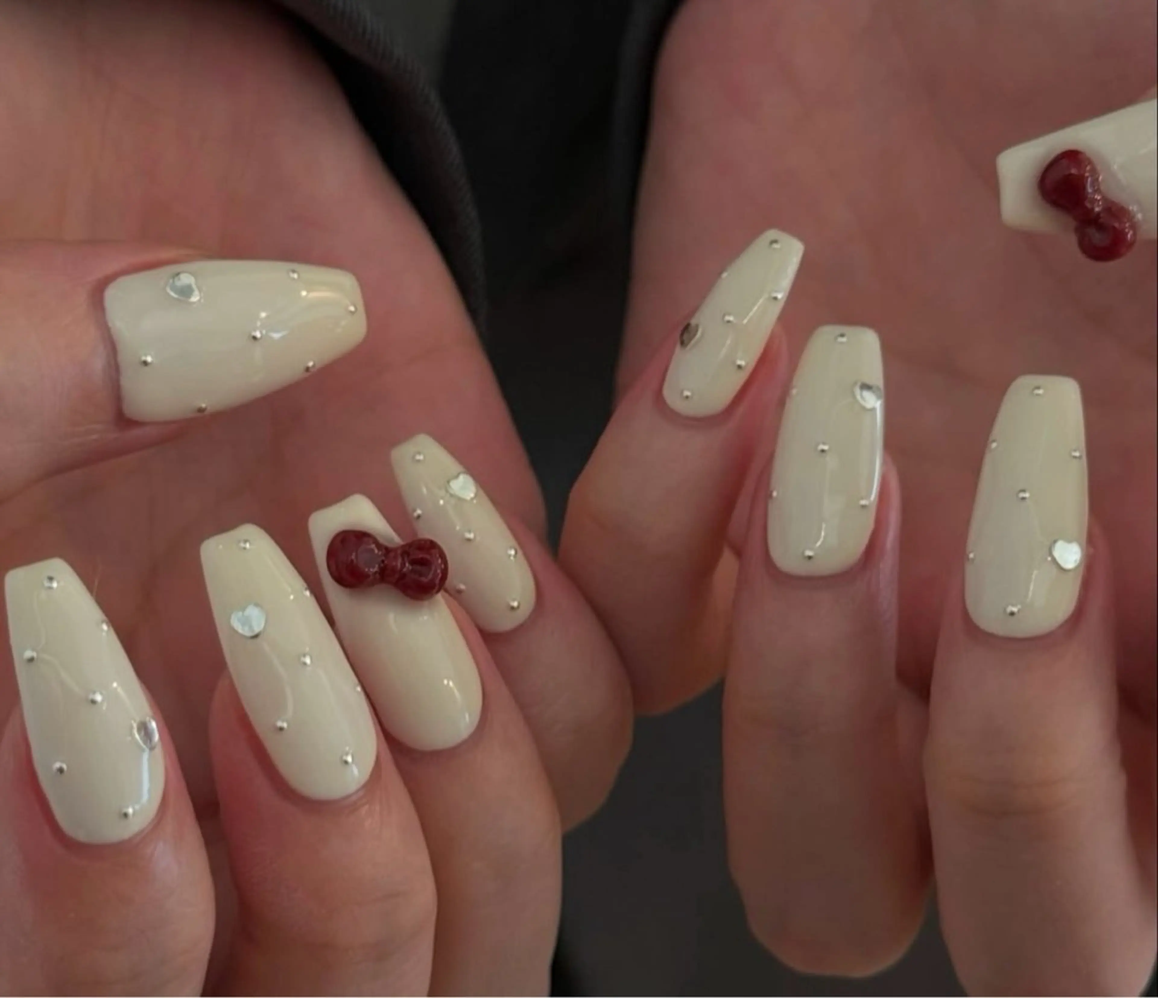 ネイル グラデーション キラキラネイル ワンカラーネイル 冬ネイル Jenn Nail Salonのネイルデザイン