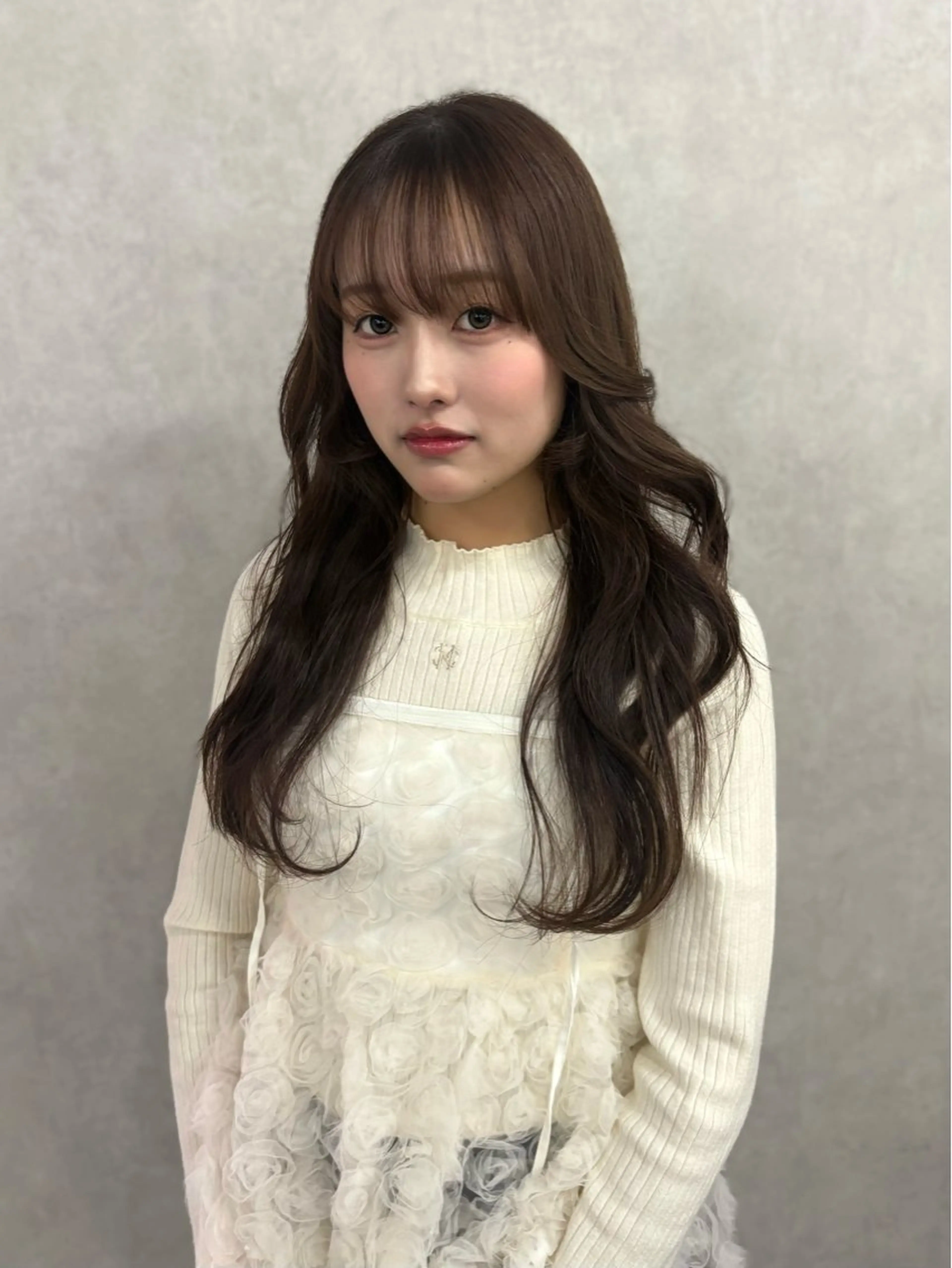 ロング カラー アッシュ ベージュカラー ブリーチ ブリーチなしカラー カット ヘアカラー 盛れる顔まわり✨🎀 レイヤー別所好葉のヘアスタイル