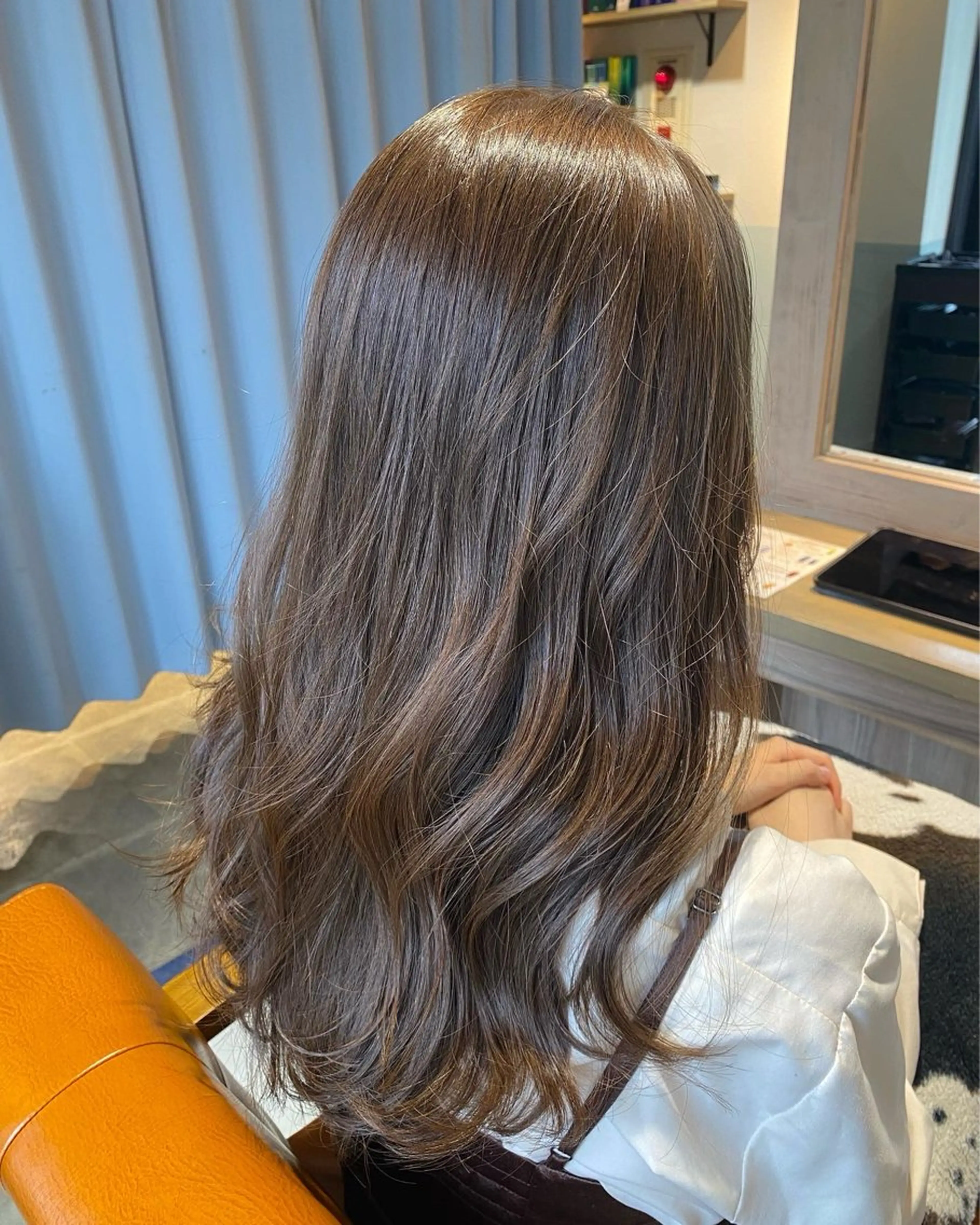 セミロング 🐻結んでも可愛い hair EMI🐻のヘアスタイル