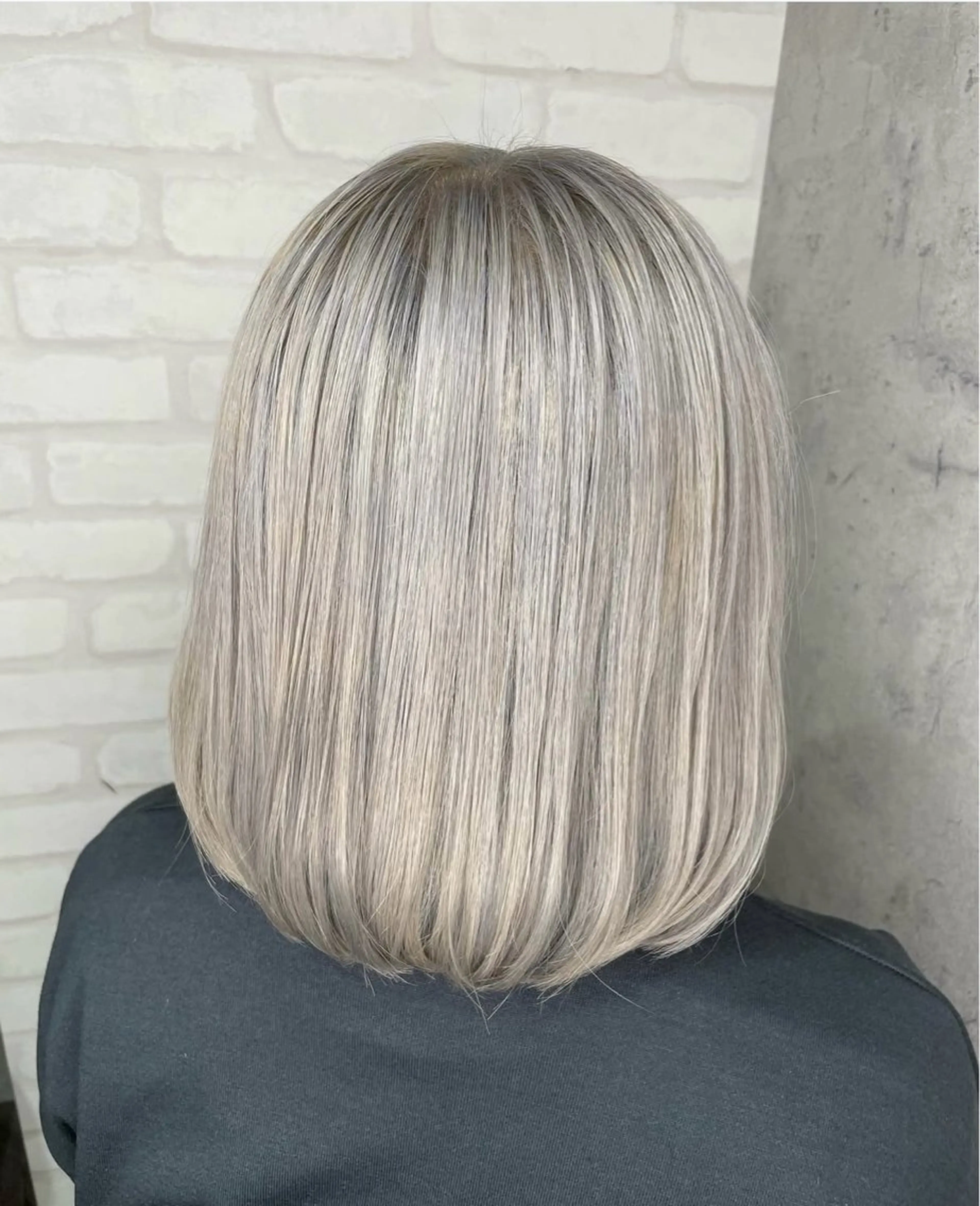 ミディアム カラー ヘアアレンジ シルバー ホワイトシルバー ヘアカラー トリートメント ヘアセット トップスタイリスト Shoyaのヘアスタイル