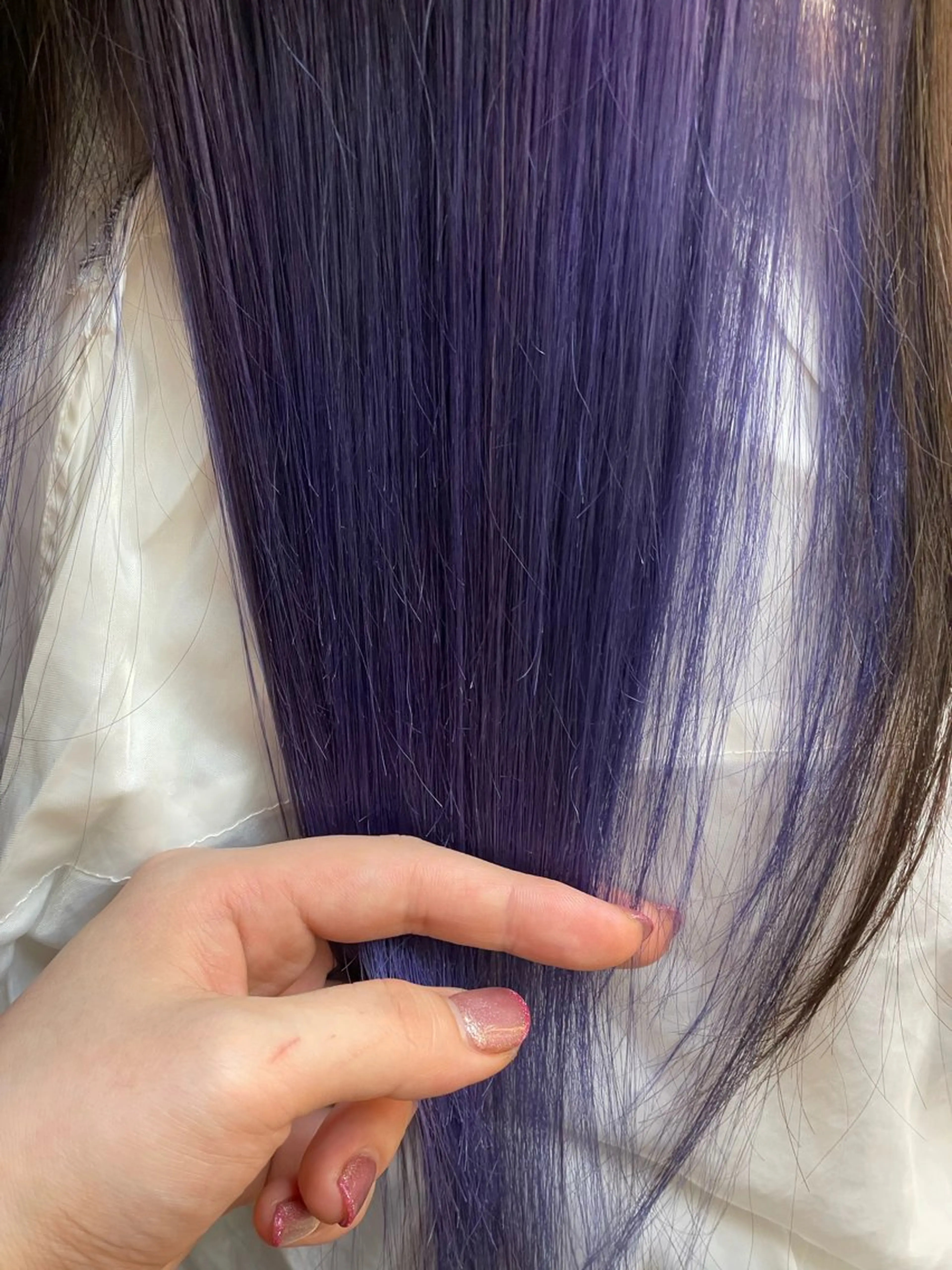 ロング カラー ブリーチ アリヤマ メイカのヘアスタイル