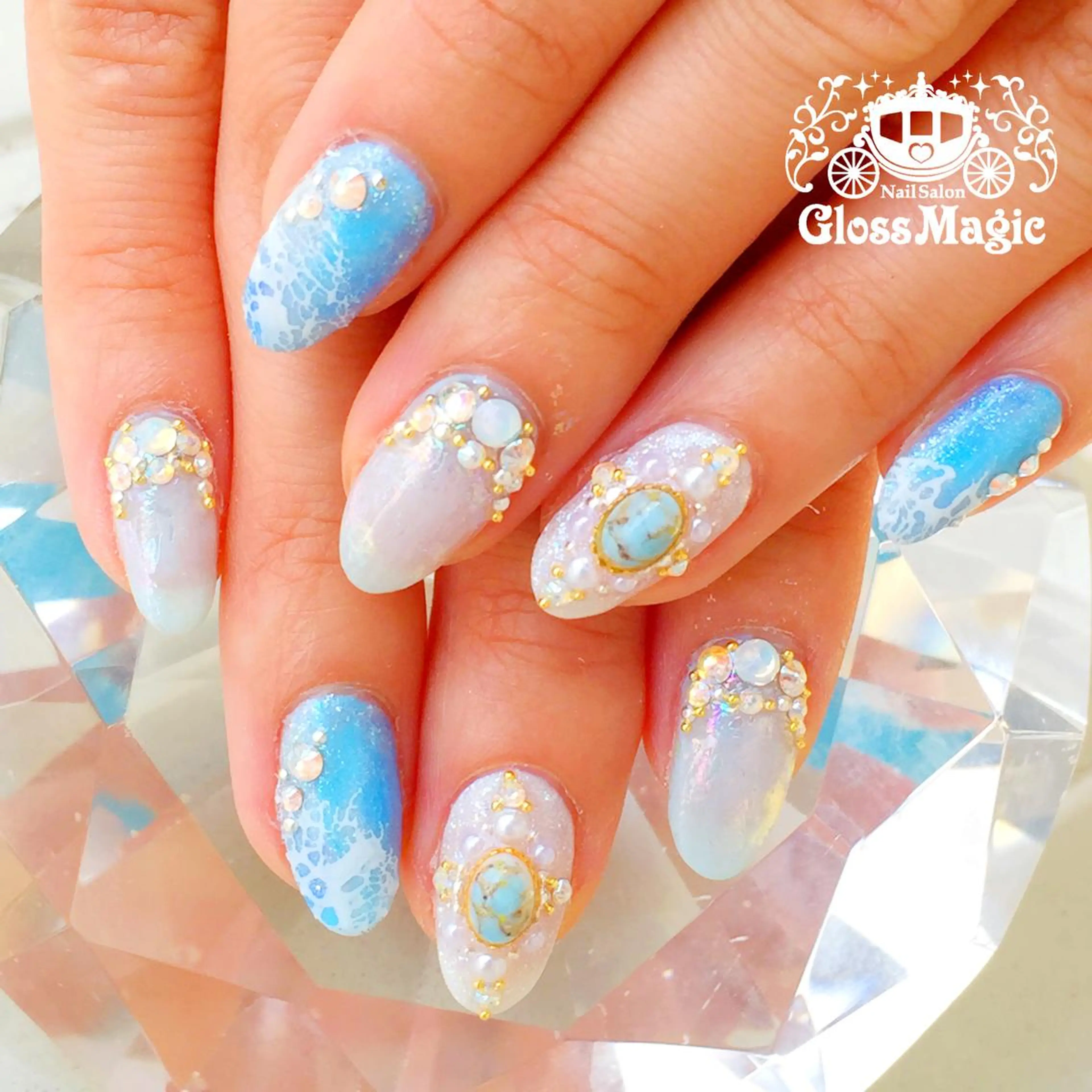 ネイル オーロラネイル ブルー ジェルネイル YUN 💅のネイルデザイン