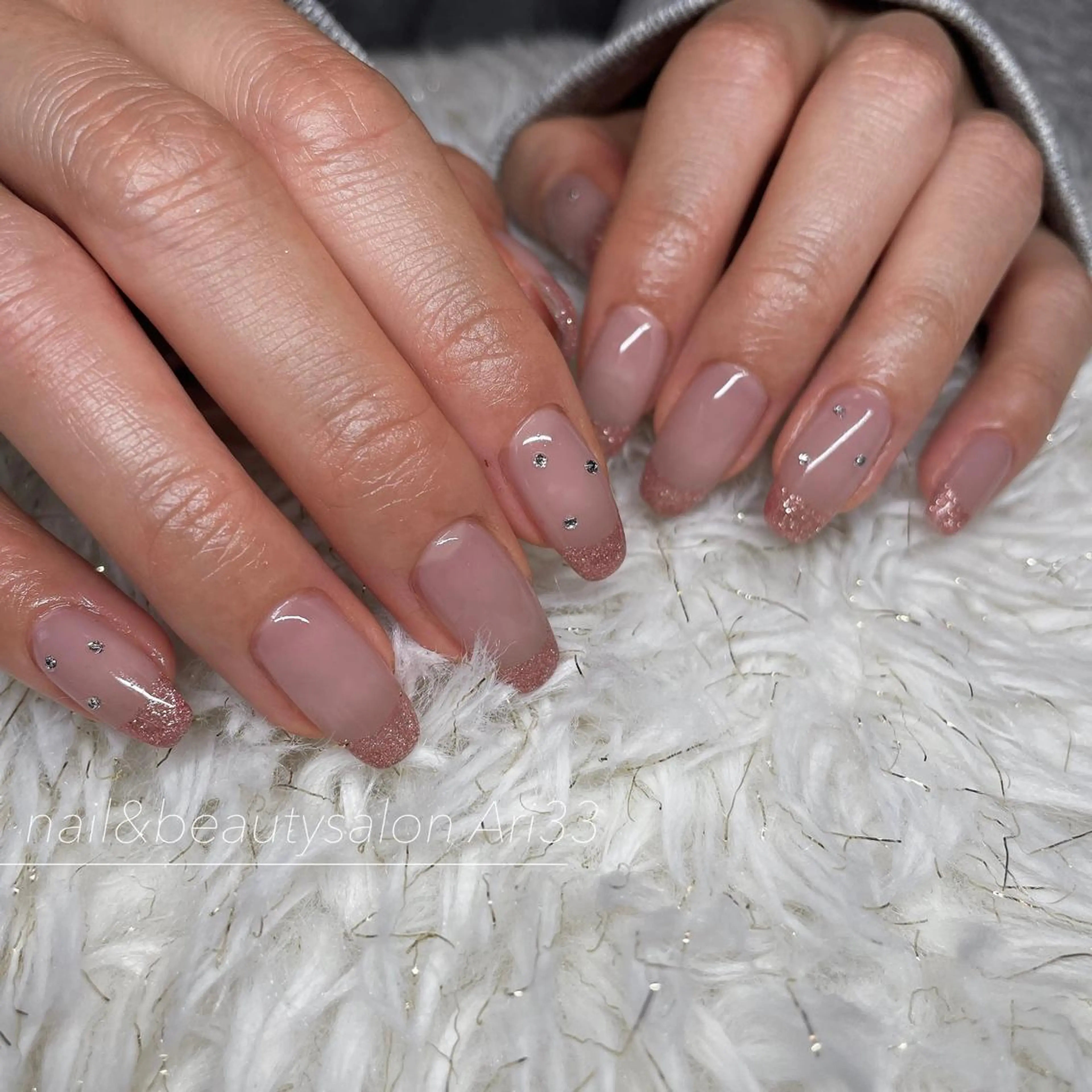 ネイル フレンチネイル ラメ(グリッター) ニュアンスネイル ストーンネイル ハンドネイル プライベートサロン Ari33nailのネイルデザイン