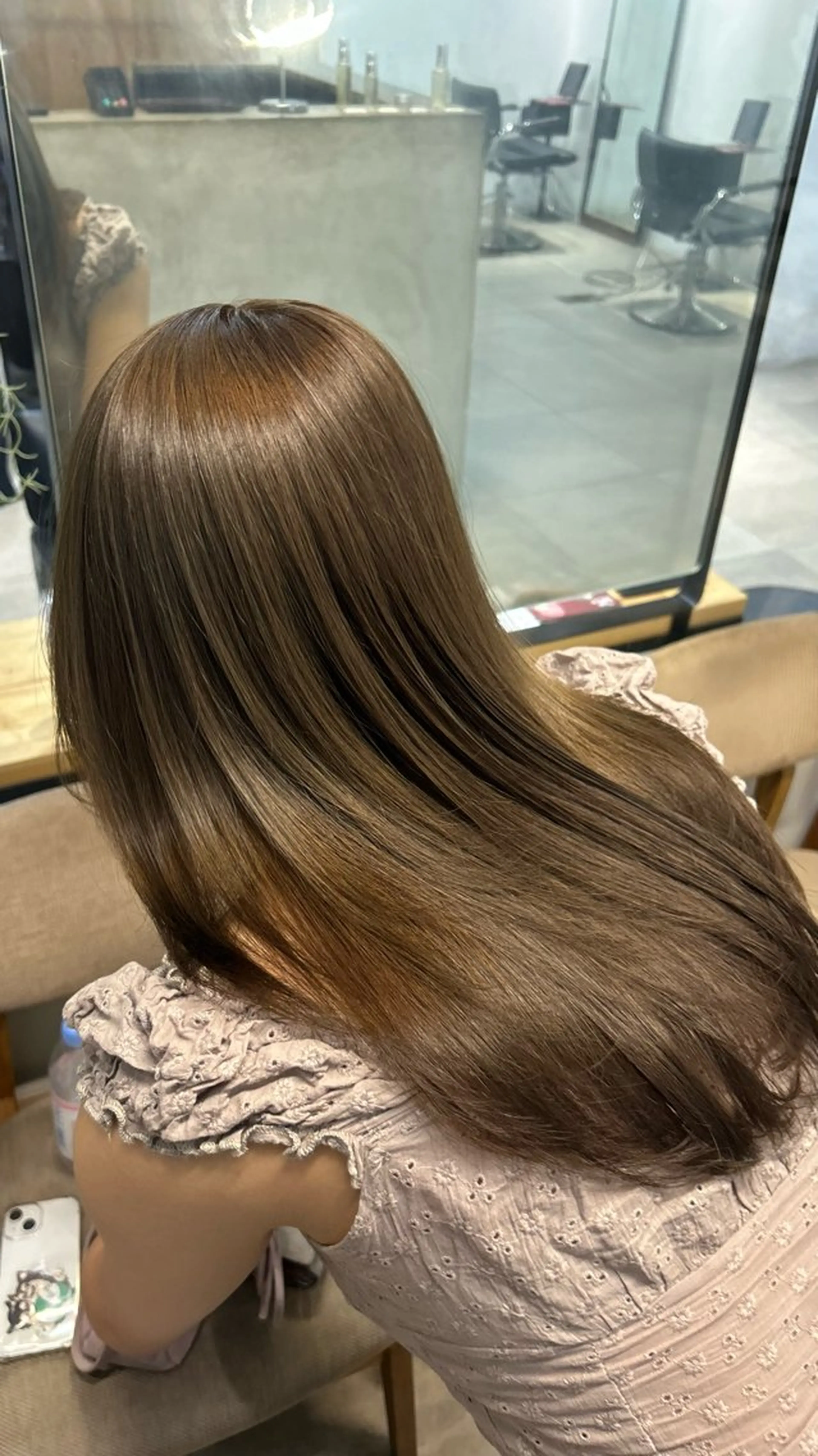 セミロング レイヤーカット ヘアカラー トリートメント LOE Yuuka/42🩵のヘアスタイル