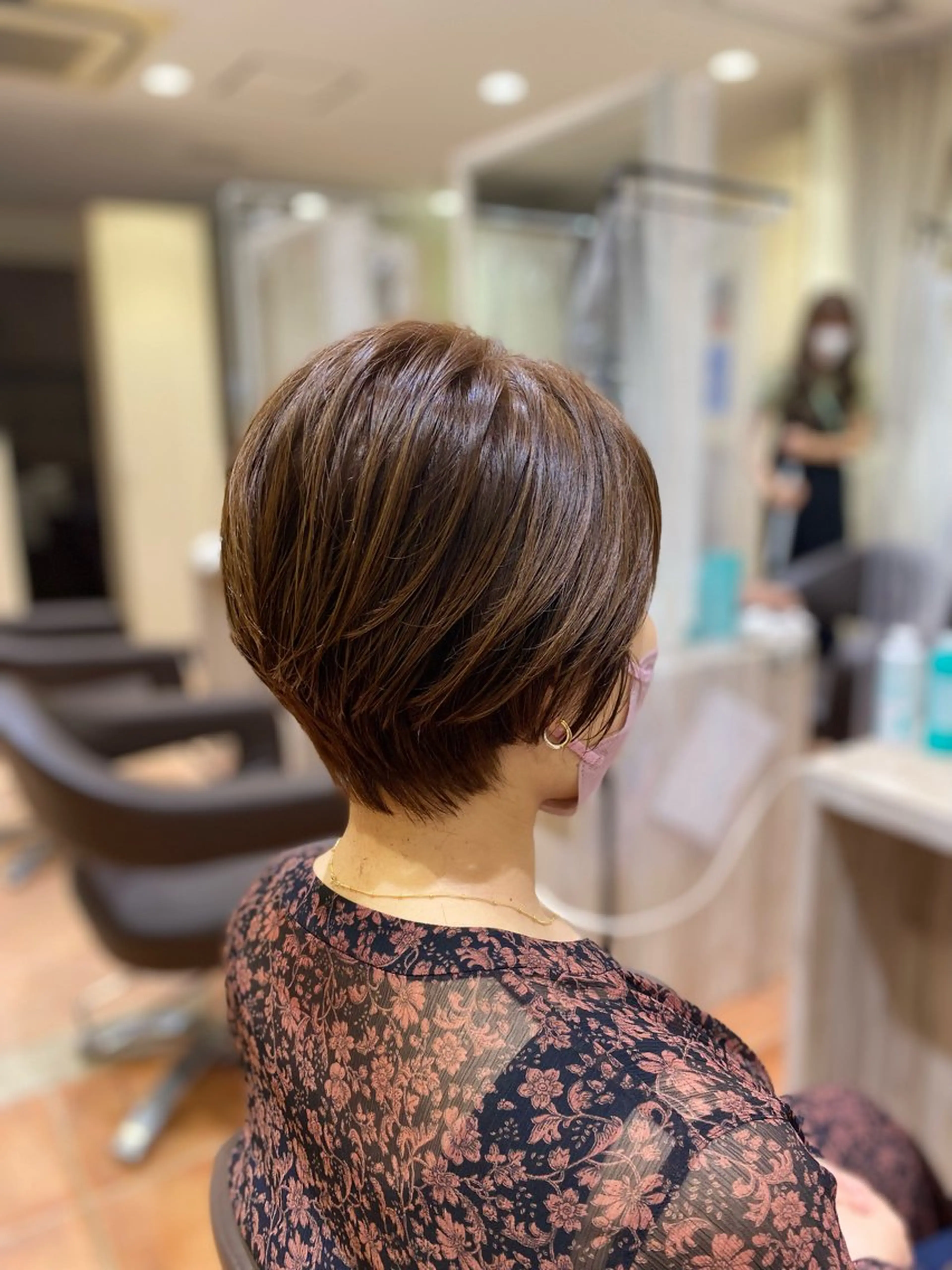 ショート カラー ヘアカラー トリートメント ☘️お悩み解決☘️ 岡部恒輝のヘアスタイル