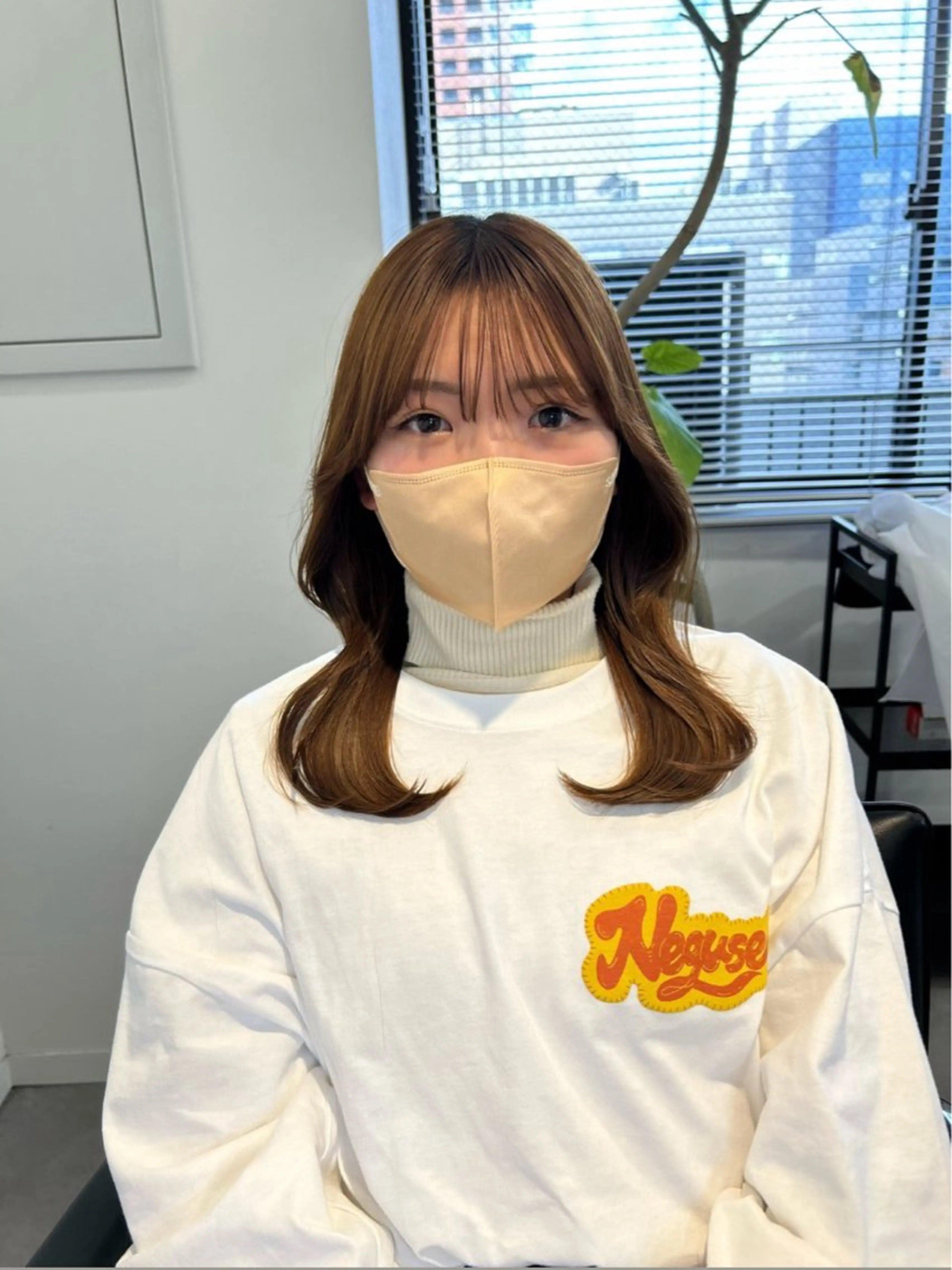 ミディアム カラー ベージュカラー くびれヘア ❤️ショートカット ・顔周りカット❤️のヘアスタイル