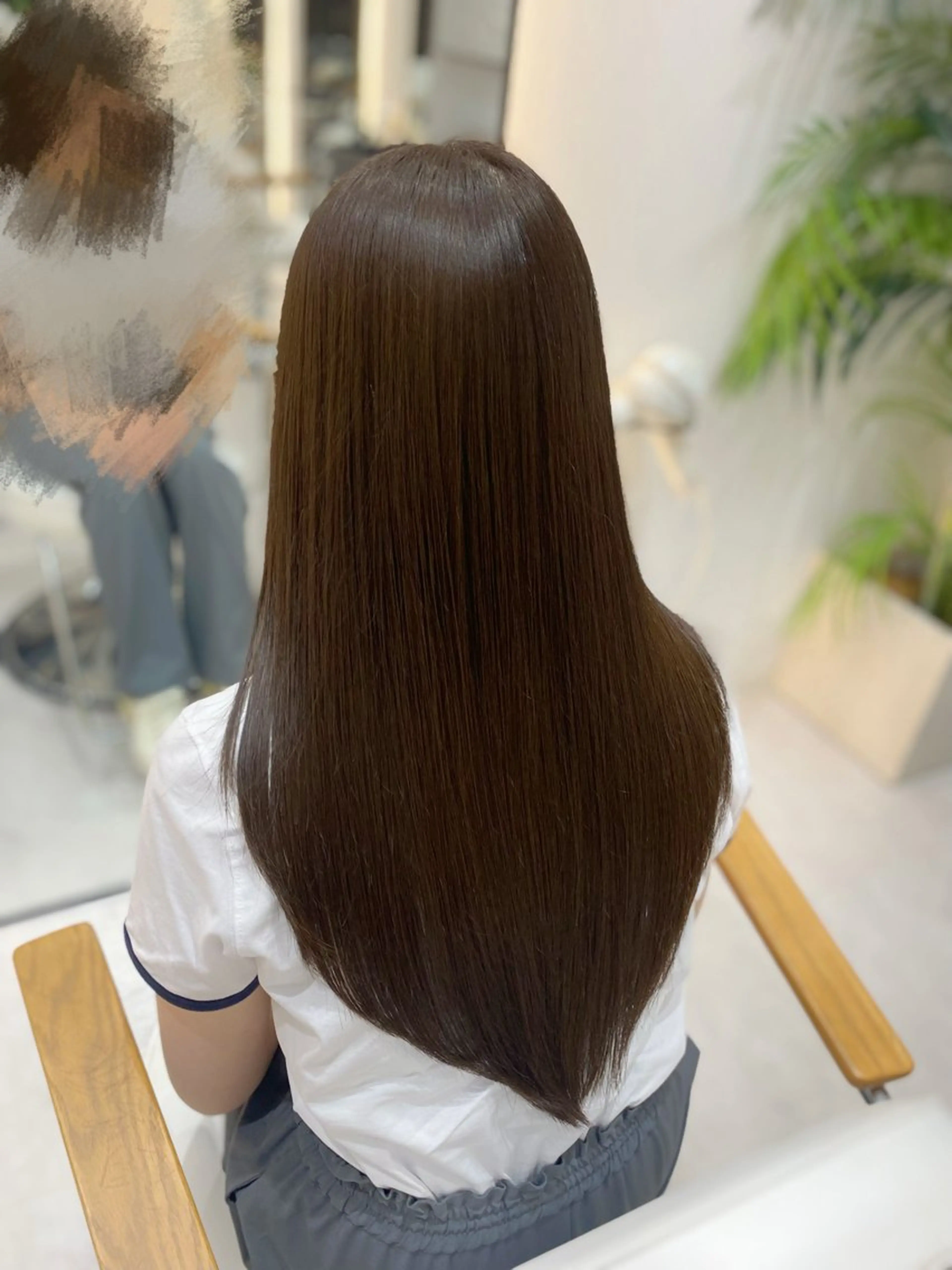 ロング カラー 透明感カラー グレージュ レイヤーカット トリートメント カット ヘアカラー トリートメント 艶髪・透明感カラー・ 韓国ヘア・Yuriのヘアスタイル