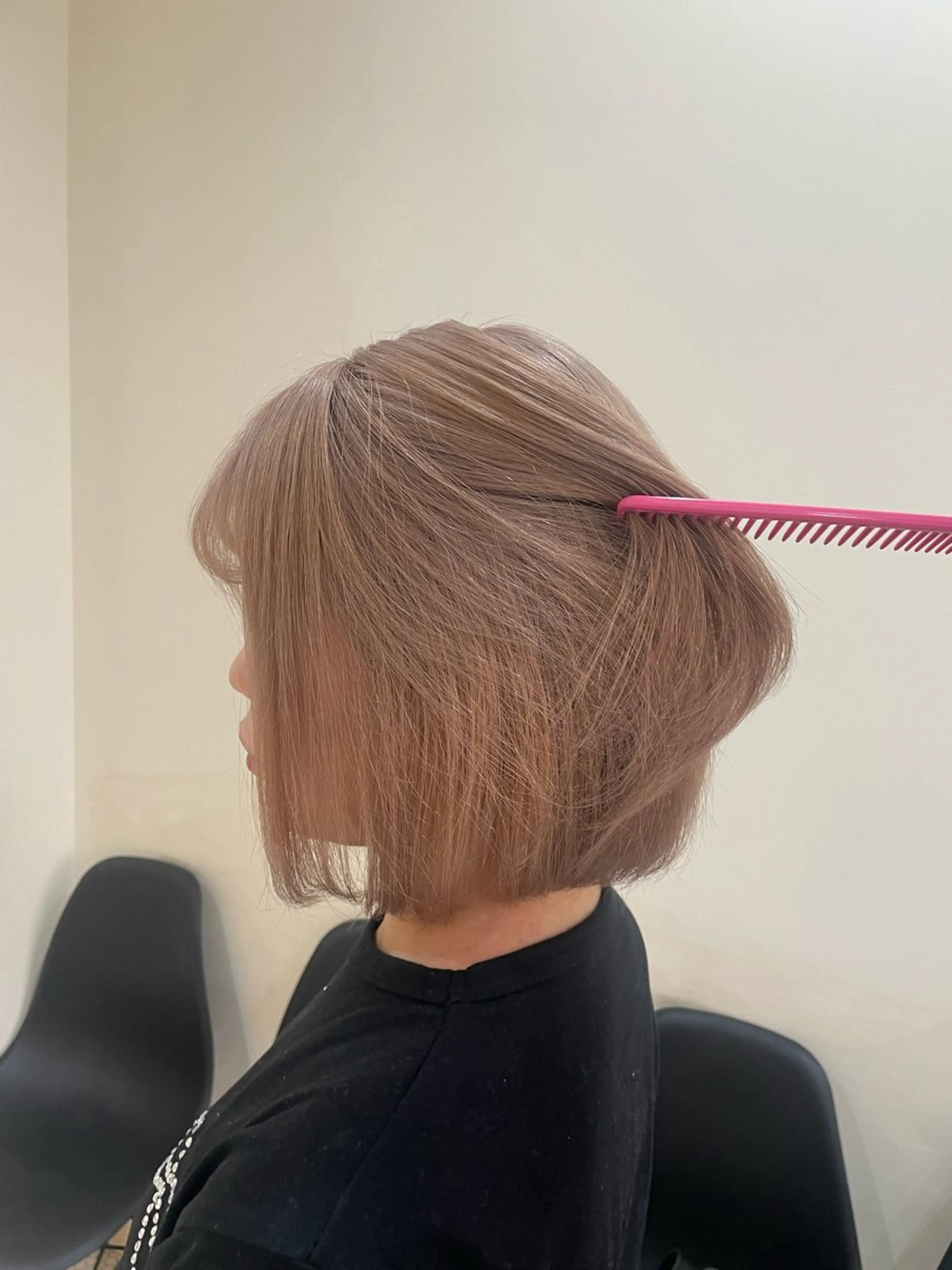 ミディアム レイヤーカット 🌱 ブリーチ はるかのヘアスタイル