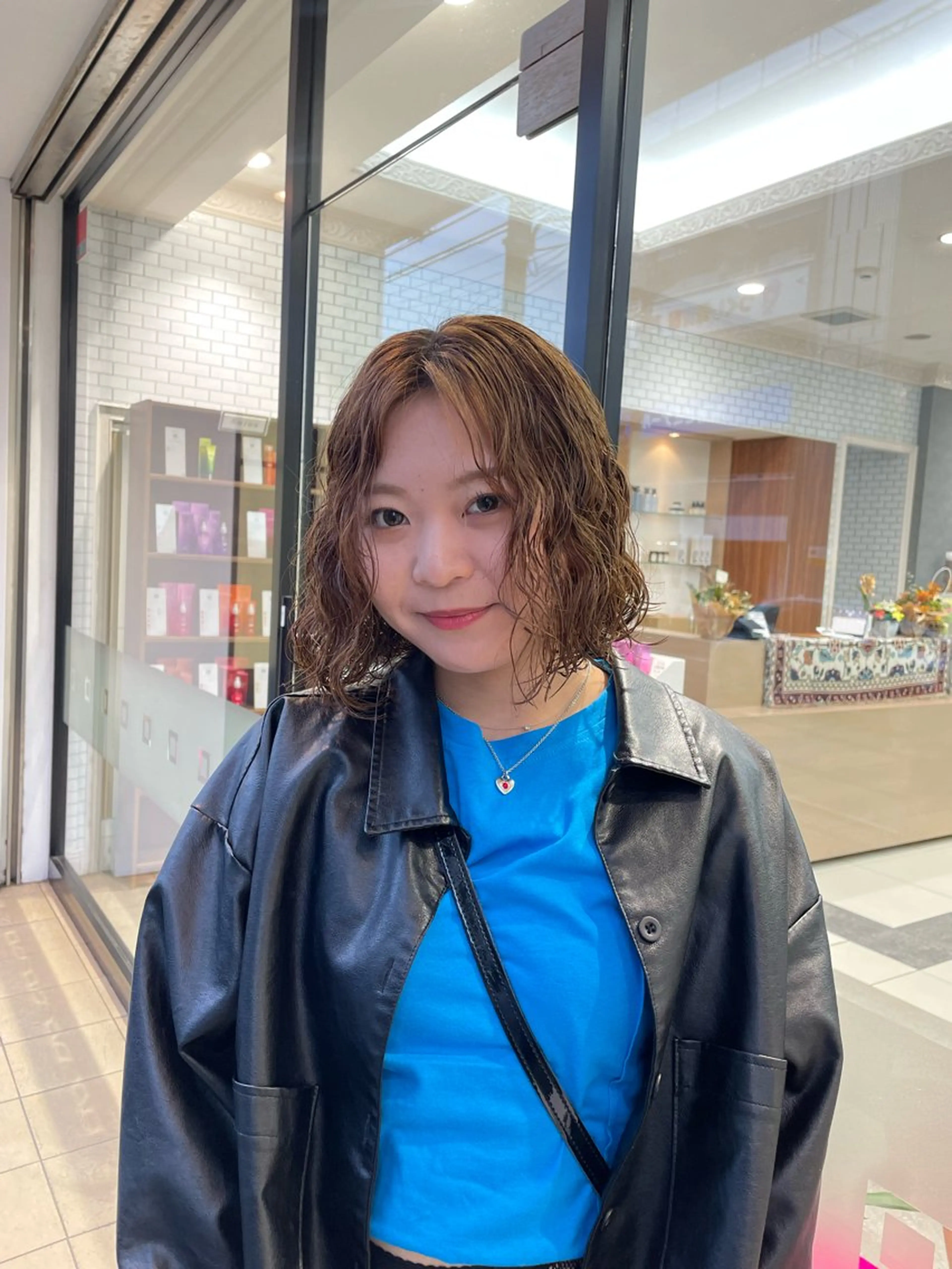 ミディアム shoko/ 海外ガール風パーマのヘアスタイル