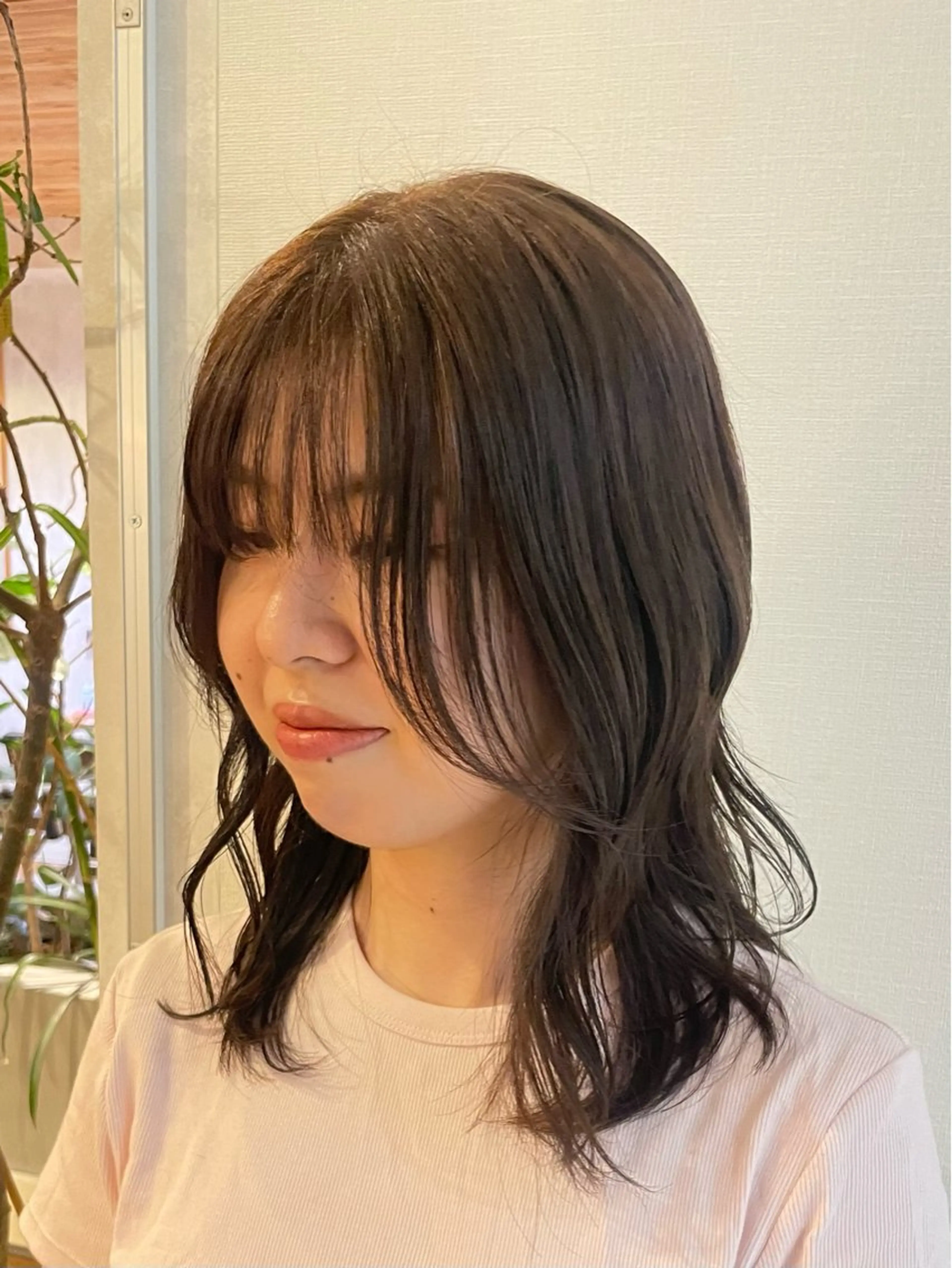 ミディアム カラー 曻地 彩乃のヘアスタイル