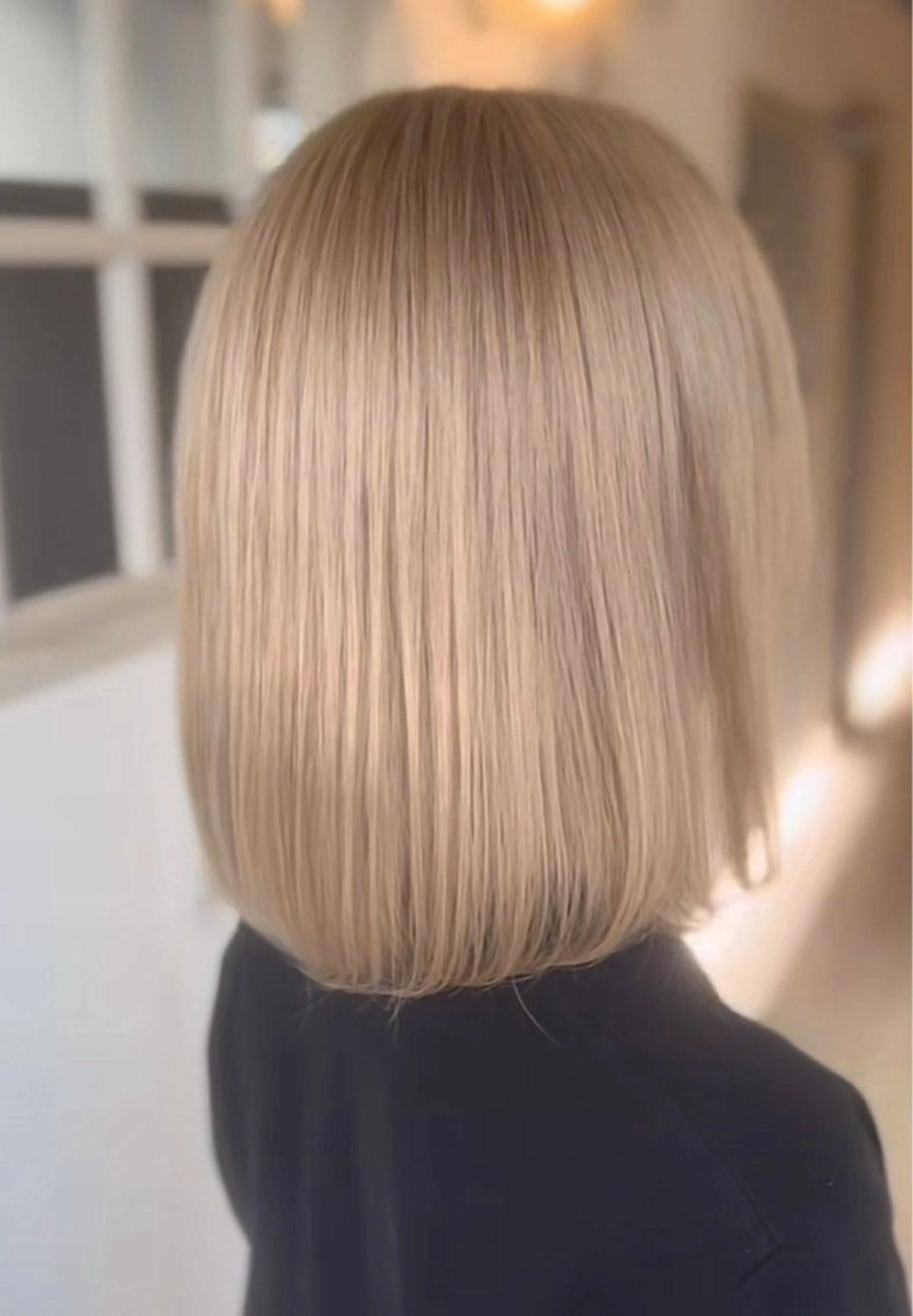 カラー ニトウ レイナのヘアスタイル