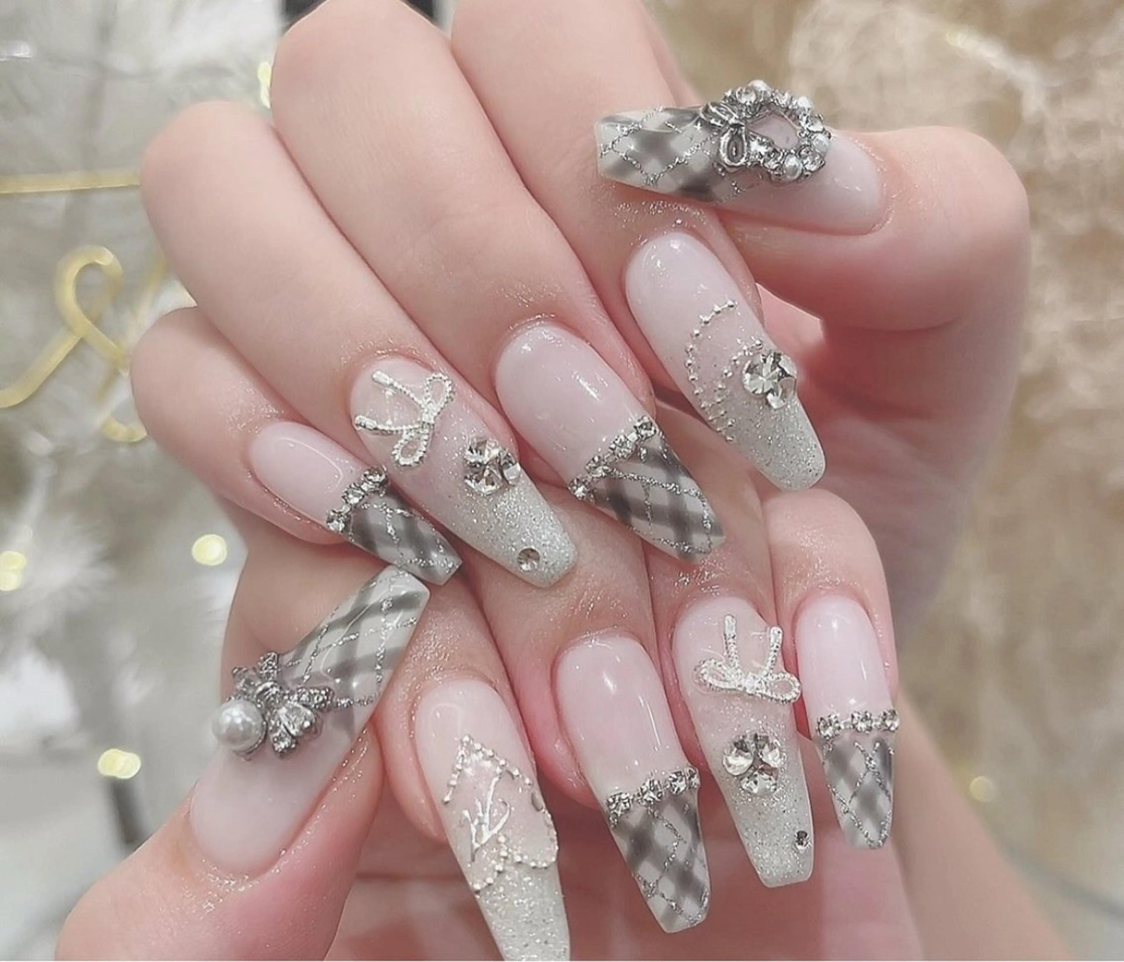 ネイル 長さ出し グラデーション キラキラネイル マグネットネイル ニュアンスネイル Lee Nails チップ長さだし専門店のネイルデザイン
