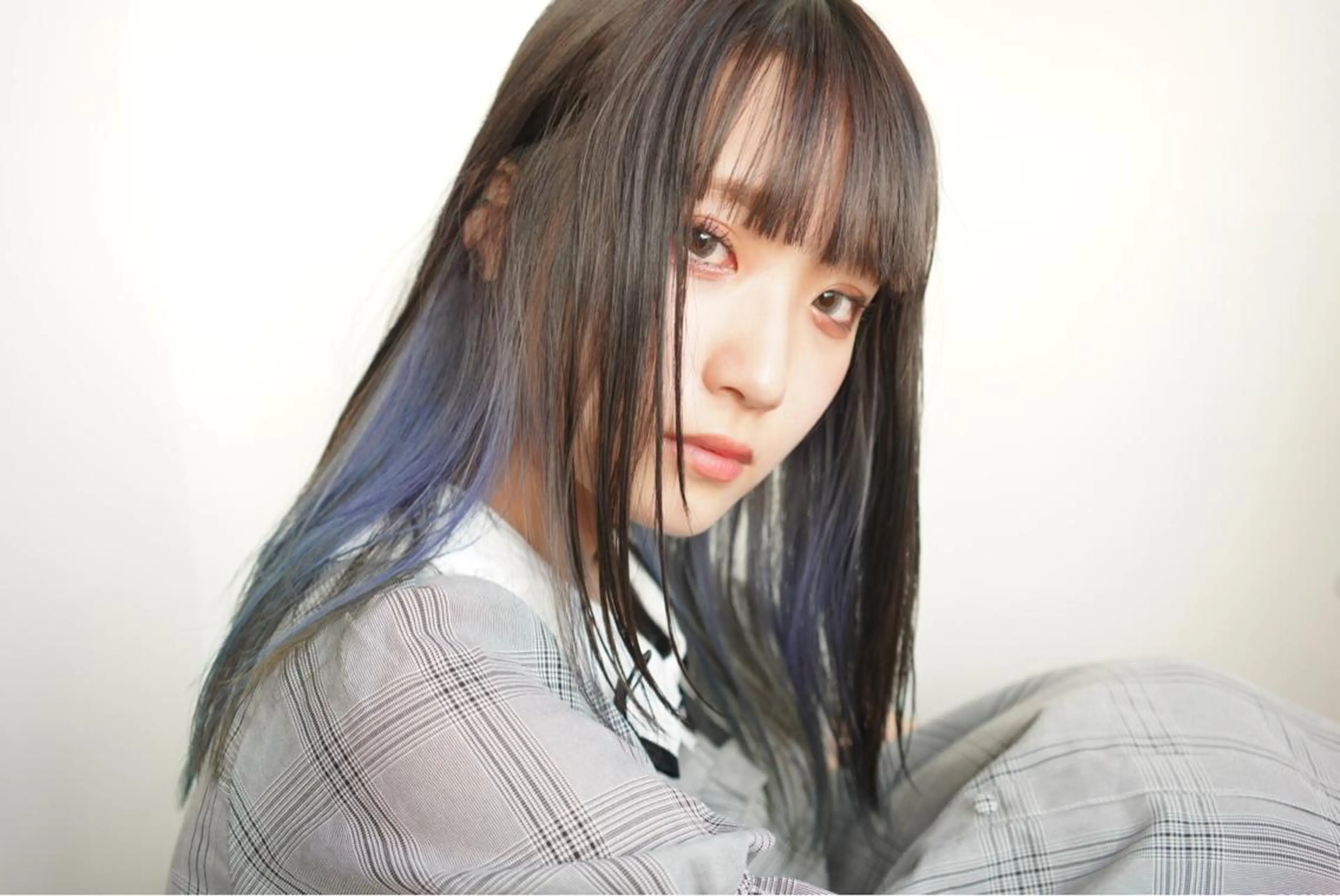 セミロング カラー ブルーカラー インナーカラー ヘアカラー トリートメント ハイトーン/レイヤー /ケアブリーチ石川治のヘアスタイル