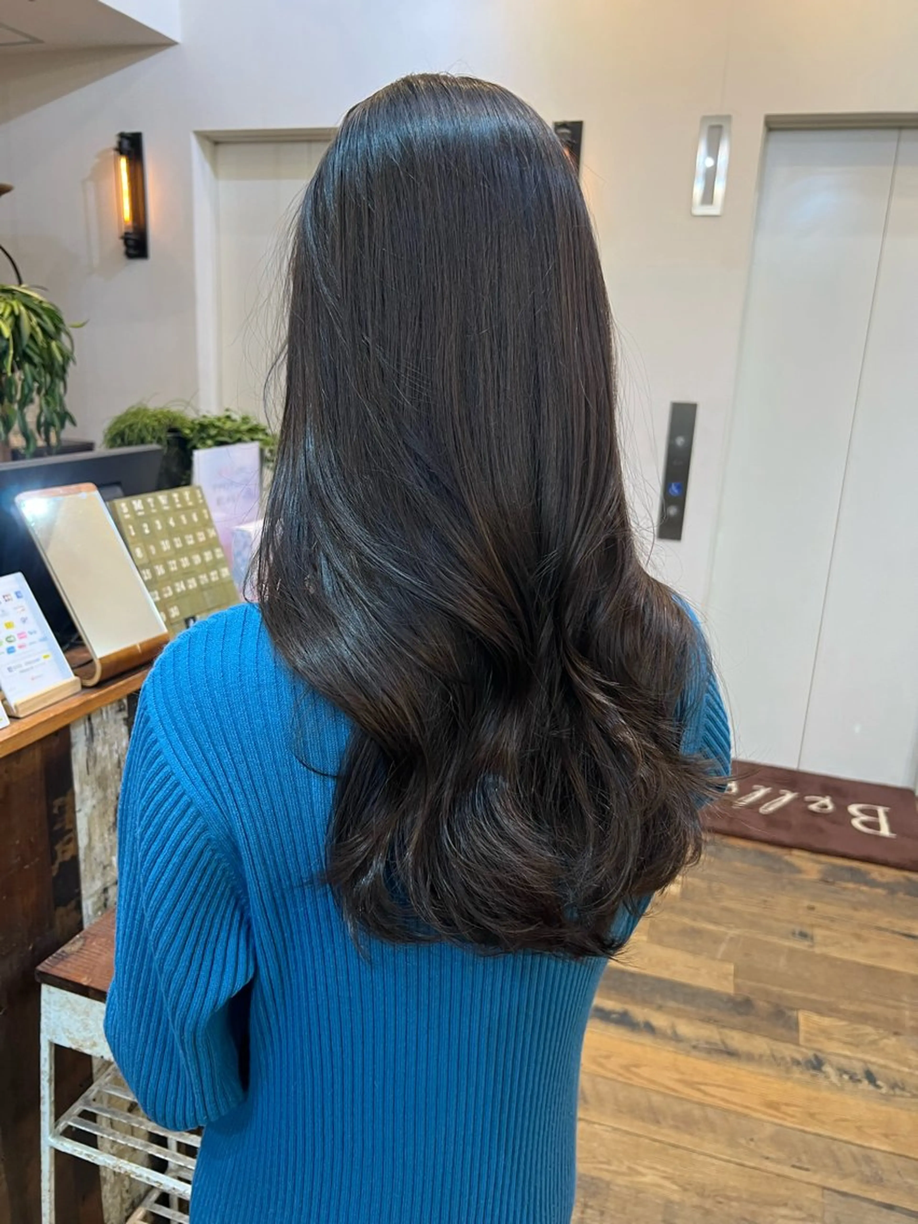 ロング カラー ブリーチ 透明感カラー ダブルカラー ブリーチなしカラー 顔周りカット カット 抜きっぱなしブロンド /ハイトーン/カナタのヘアスタイル