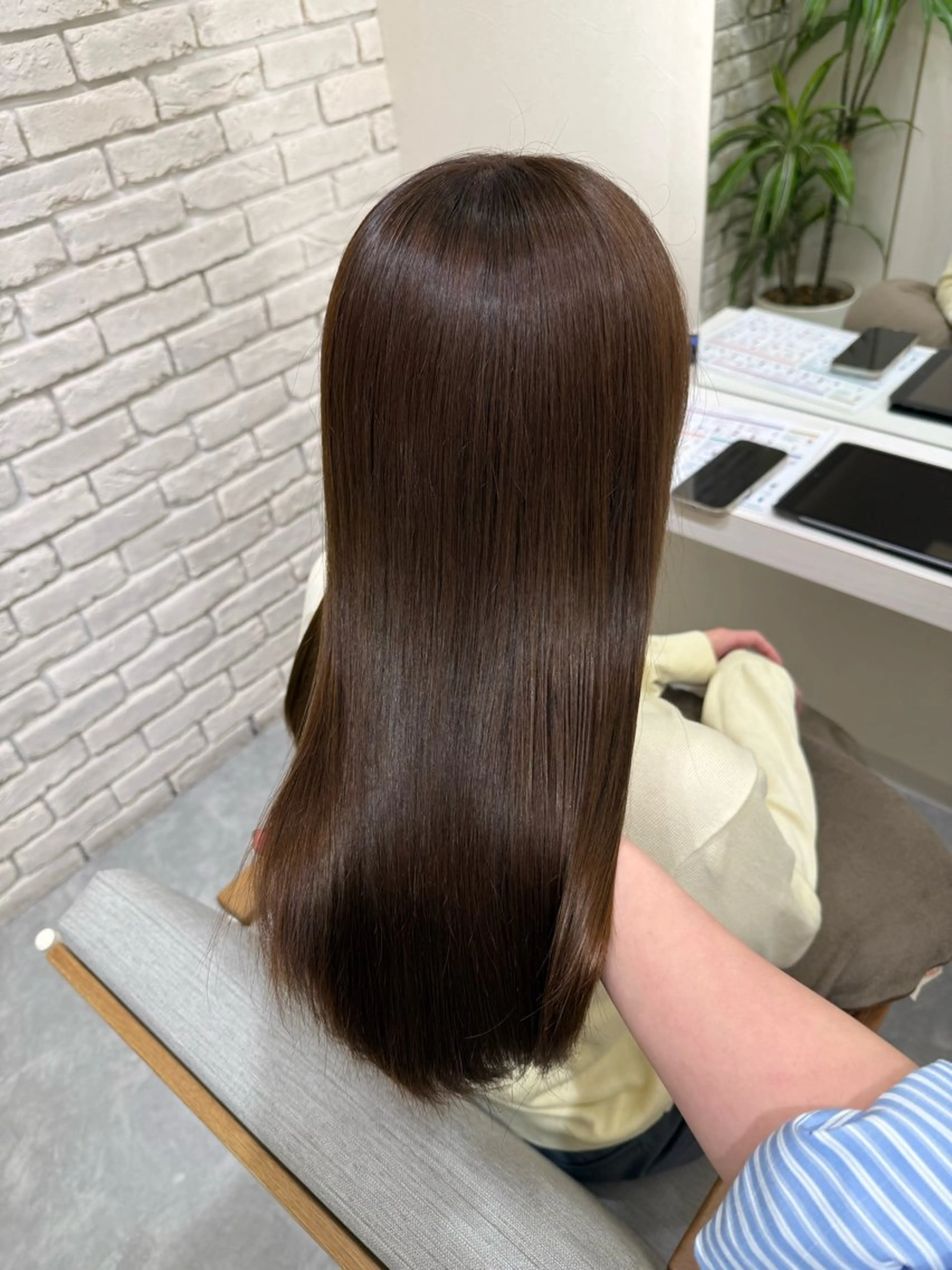 セミロング カラー ヘアカラー トリートメント 髪質改善&艶感カラー 🪄岡井美結のヘアスタイル