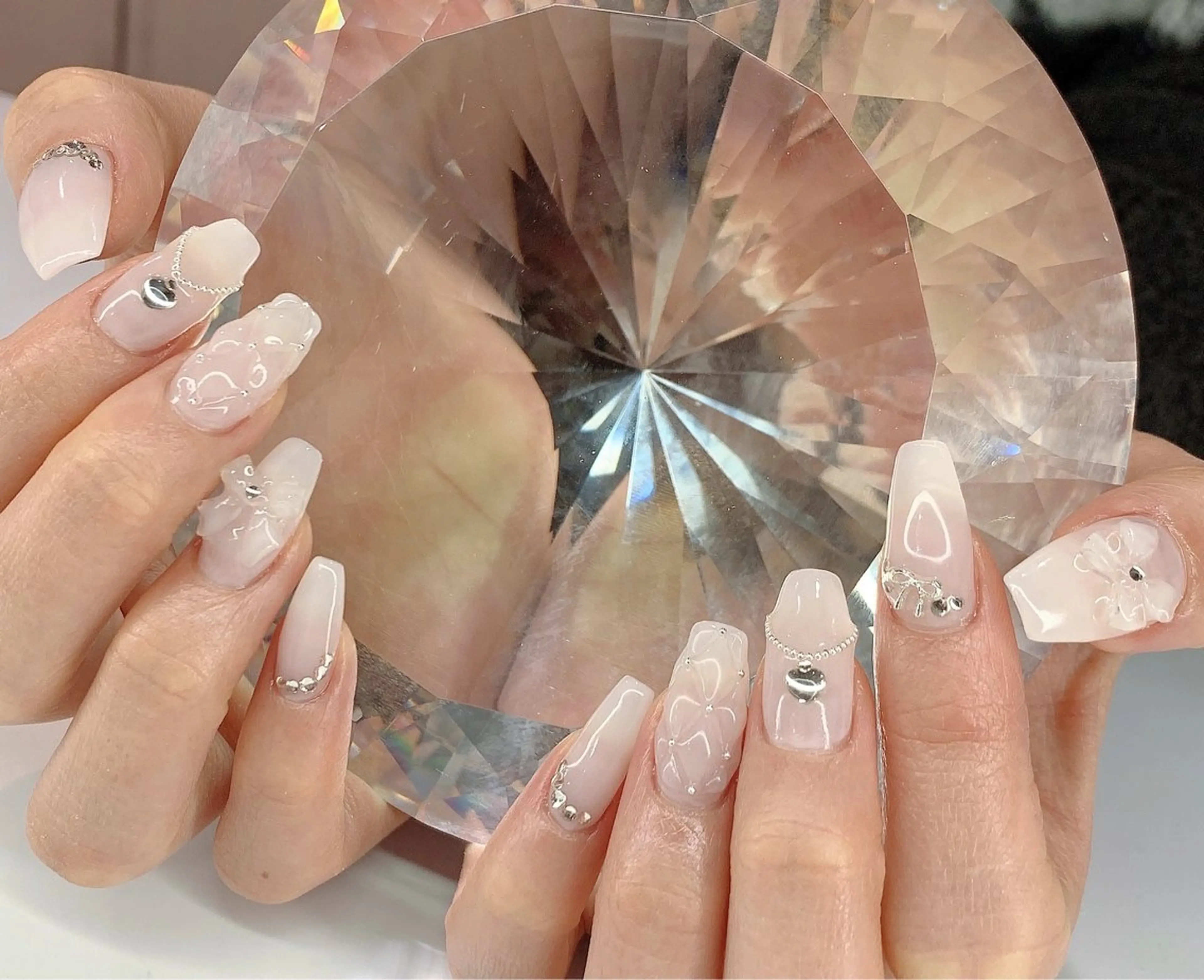 ネイル ハンドネイル LoaChaton kaeのネイルデザイン