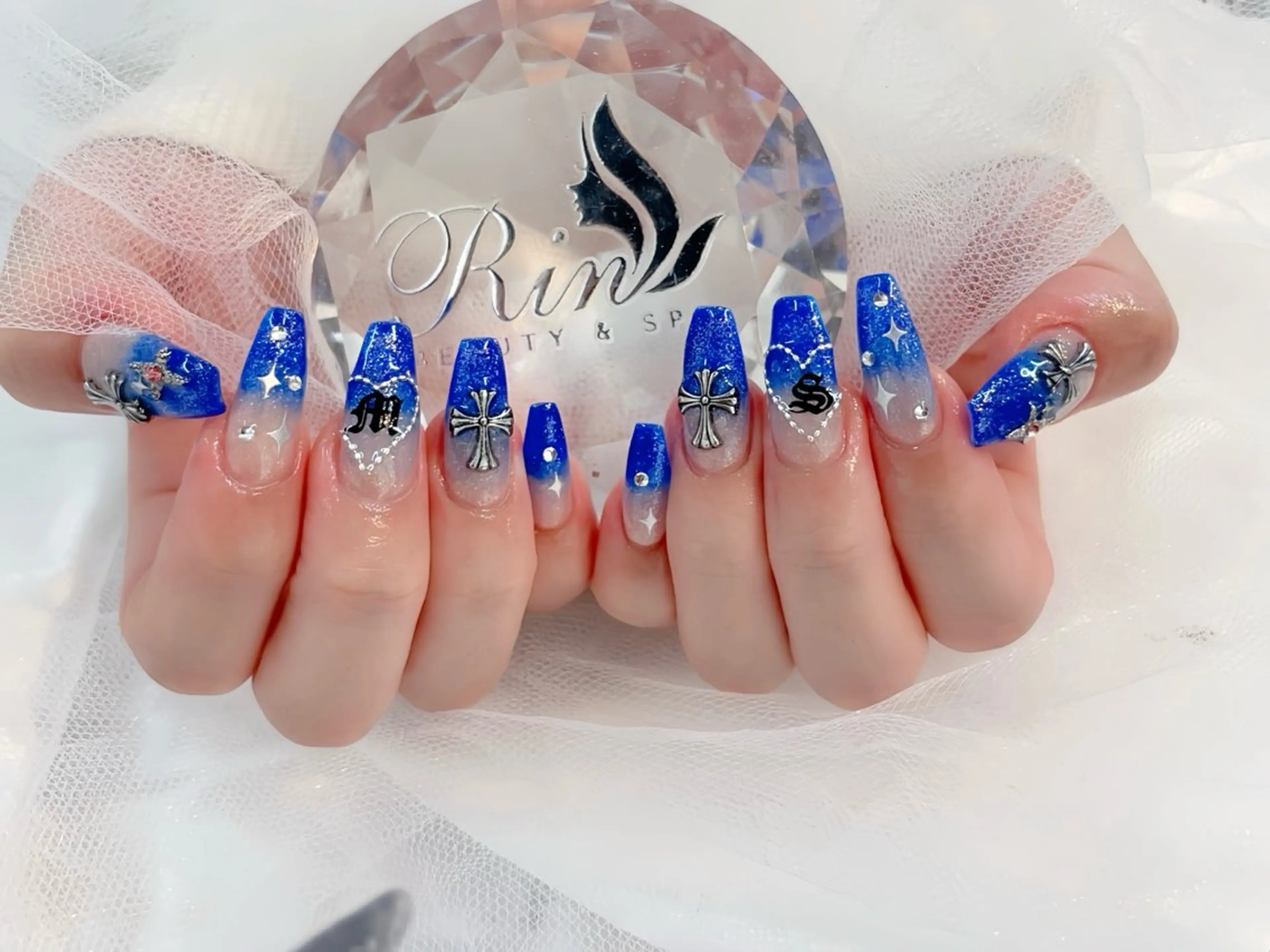 ネイル アートネイル チークネイル ジェルネイル ロングネイル マグネットネイル ハンドネイル Rin Nail 新大久保店のネイルデザイン