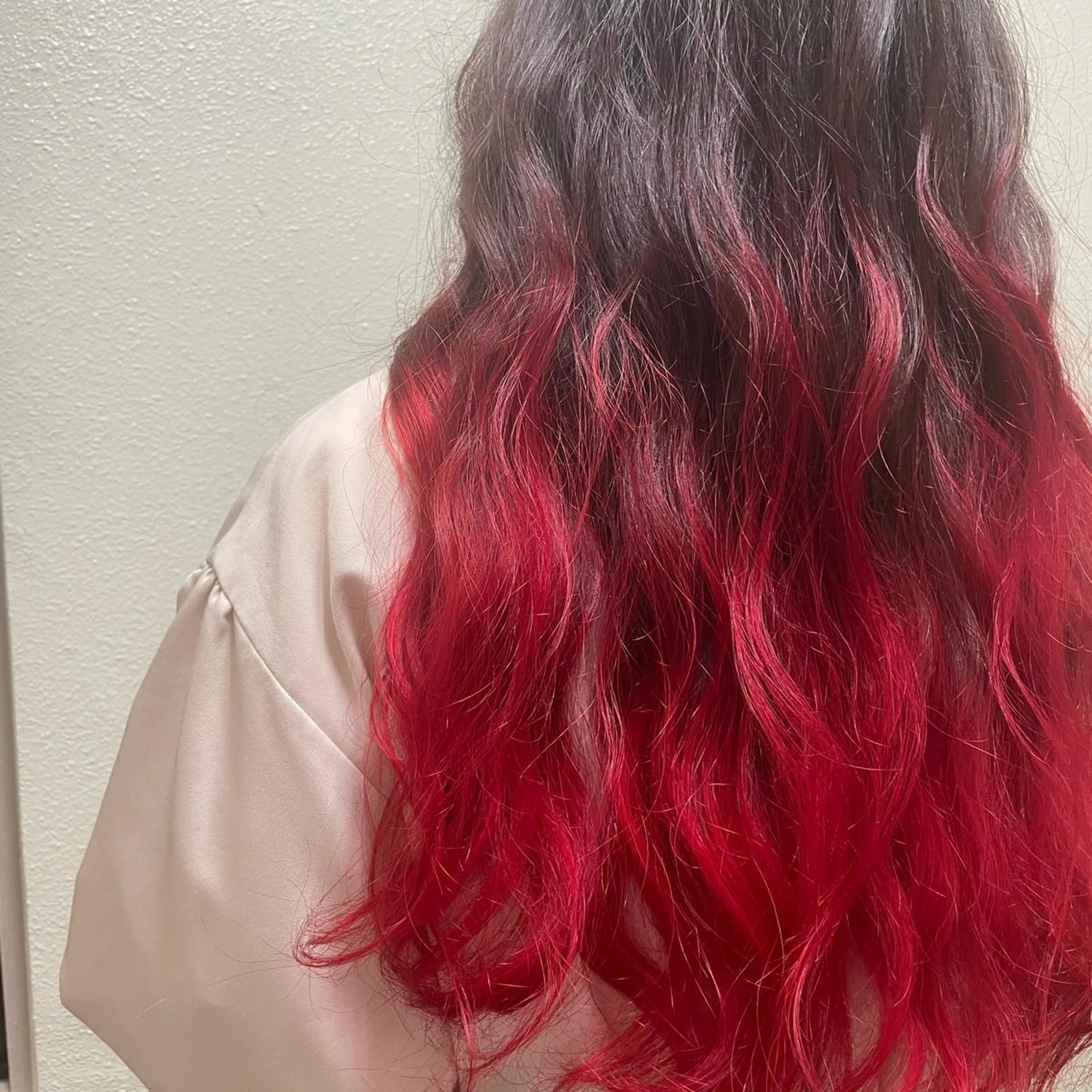 ミディアム カラー パーマ ヘアアレンジ メンズ キッズ ネイル マツエク・マツパ メンズブリーチ メンズハイライト メンズインナーカラー メンズ韓国風 ブリーチ 切りっぱなしヘアボブ ミディアムヘアRYOのヘアスタイル