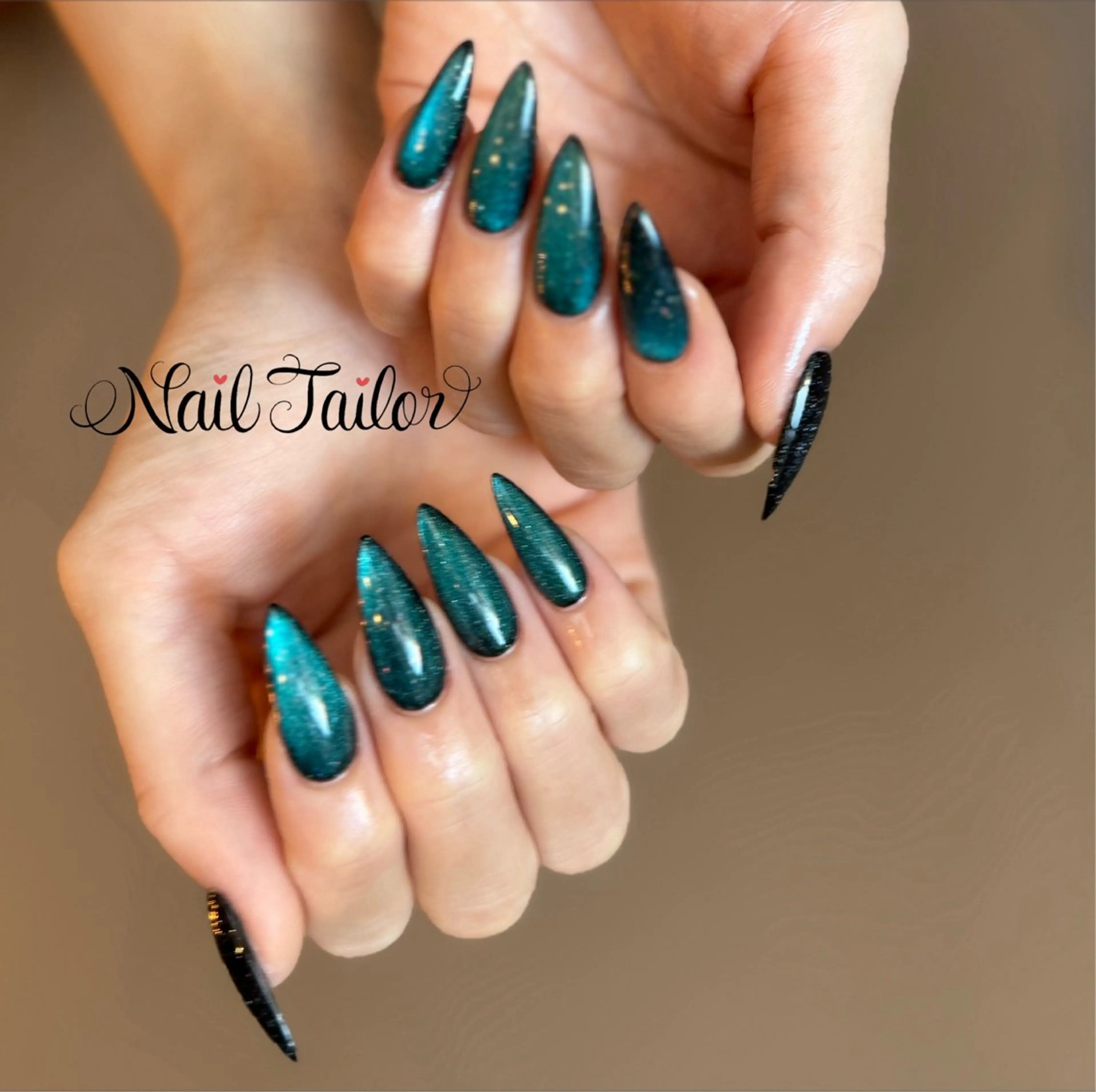 ネイル ブルー 長さ出し フラッシュネイル フラッシュマグ キラキラネイル ハンドネイル NailTailor ネイルテイラーのネイルデザイン