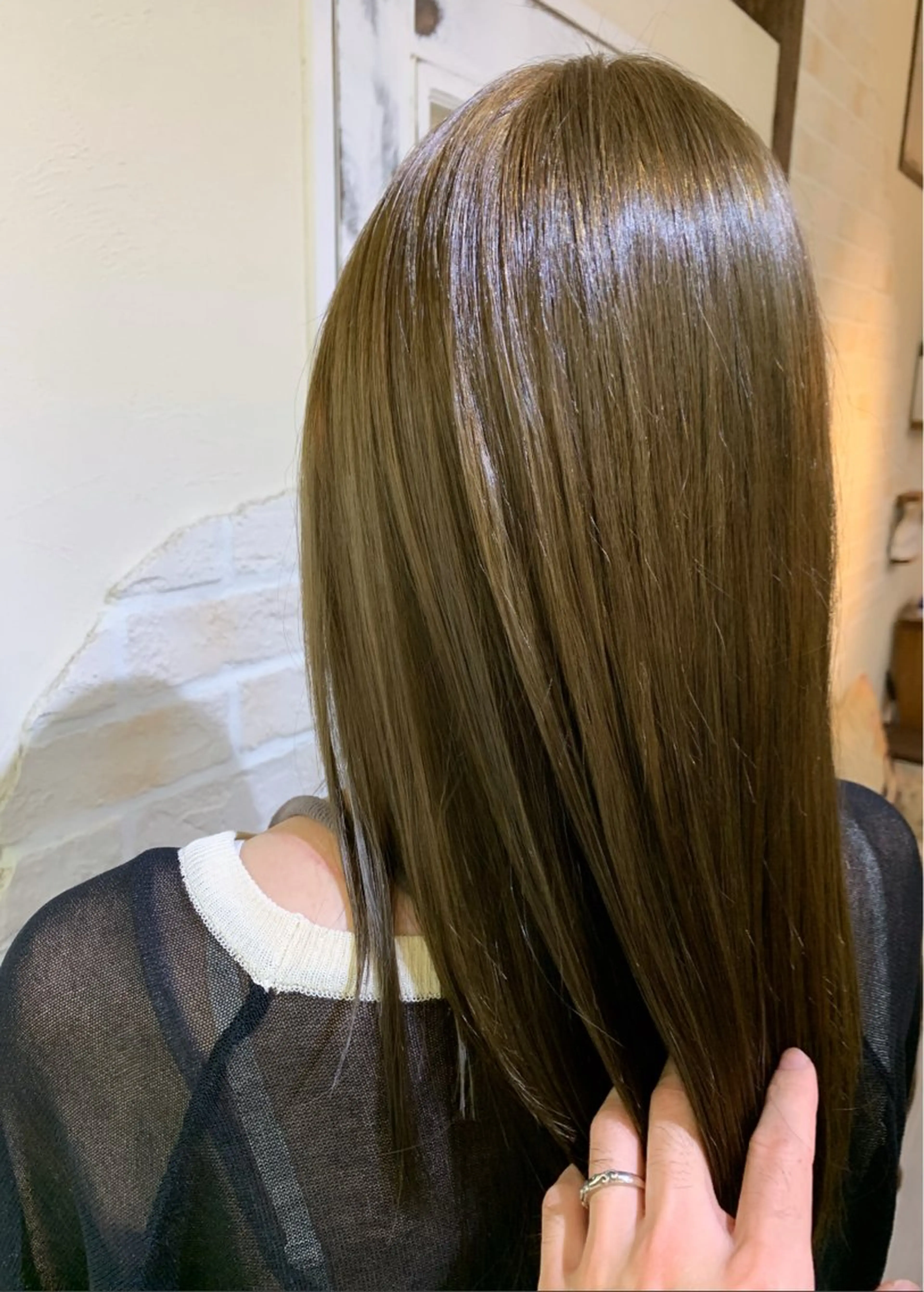 ロング カラー 透明感カラー オリーブカラー カット ヘアカラー 越冨 レイヤー/ 顔周り特化/髪質改善のヘアスタイル