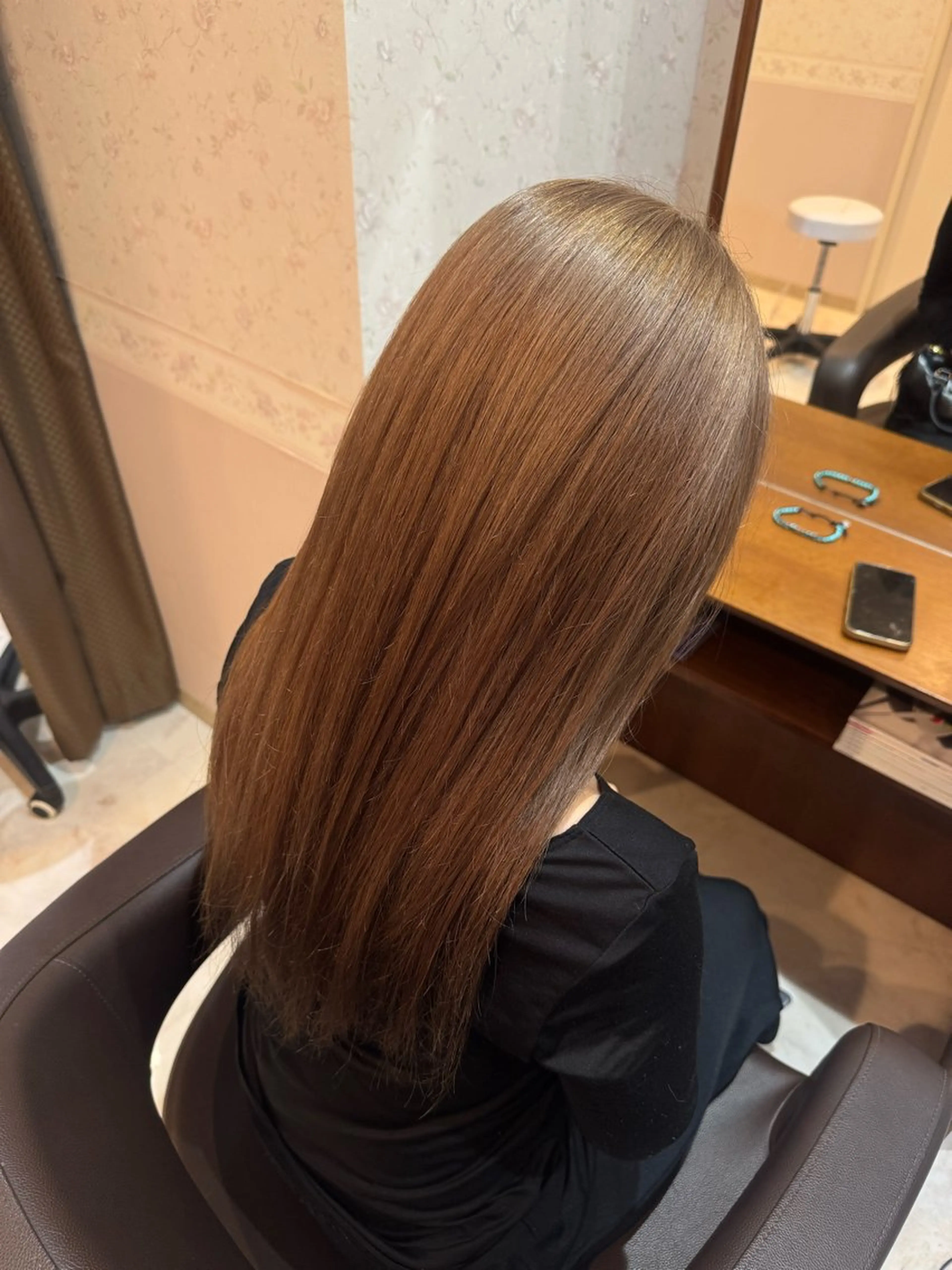 ロング カラー ベージュカラー ブリーチ ブラウンカラー 透明感カラー ダブルカラー ハイトーン ブリーチ azu/中庄駅前店のヘアスタイル
