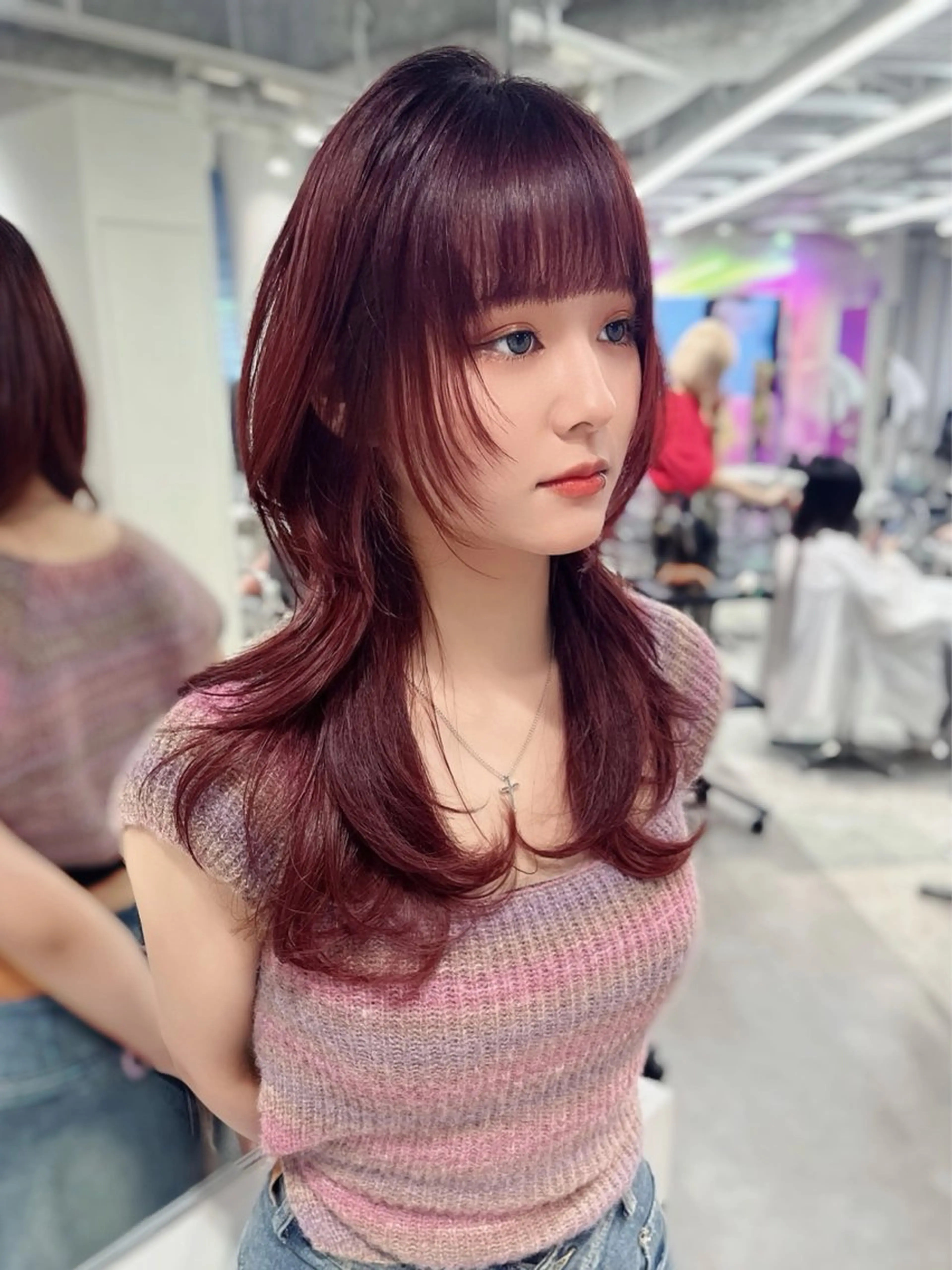 セミロング カラー ピンクカラー レッドカラー 韓国風ヘア レイヤーカット 韓国ハッシュカット/ 新宿/髪質改善/岡崎のヘアスタイル
