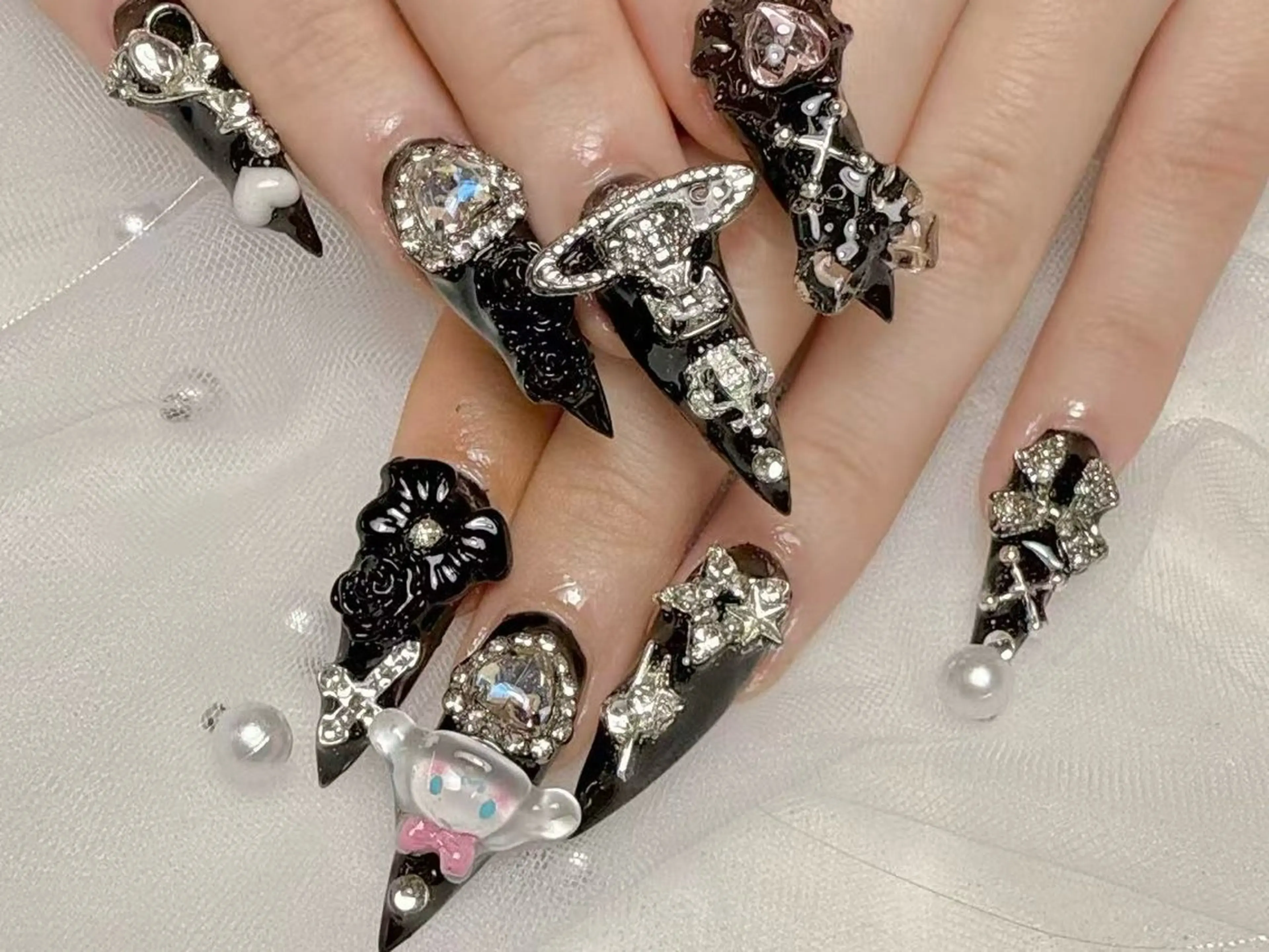 ネイル ジェルネイル 韓国ネイル マグネットネイル 持ち込み ワンカラーネイル ハンドネイル ハンドケア R1🎀Nail💕 池袋東口店のネイルデザイン