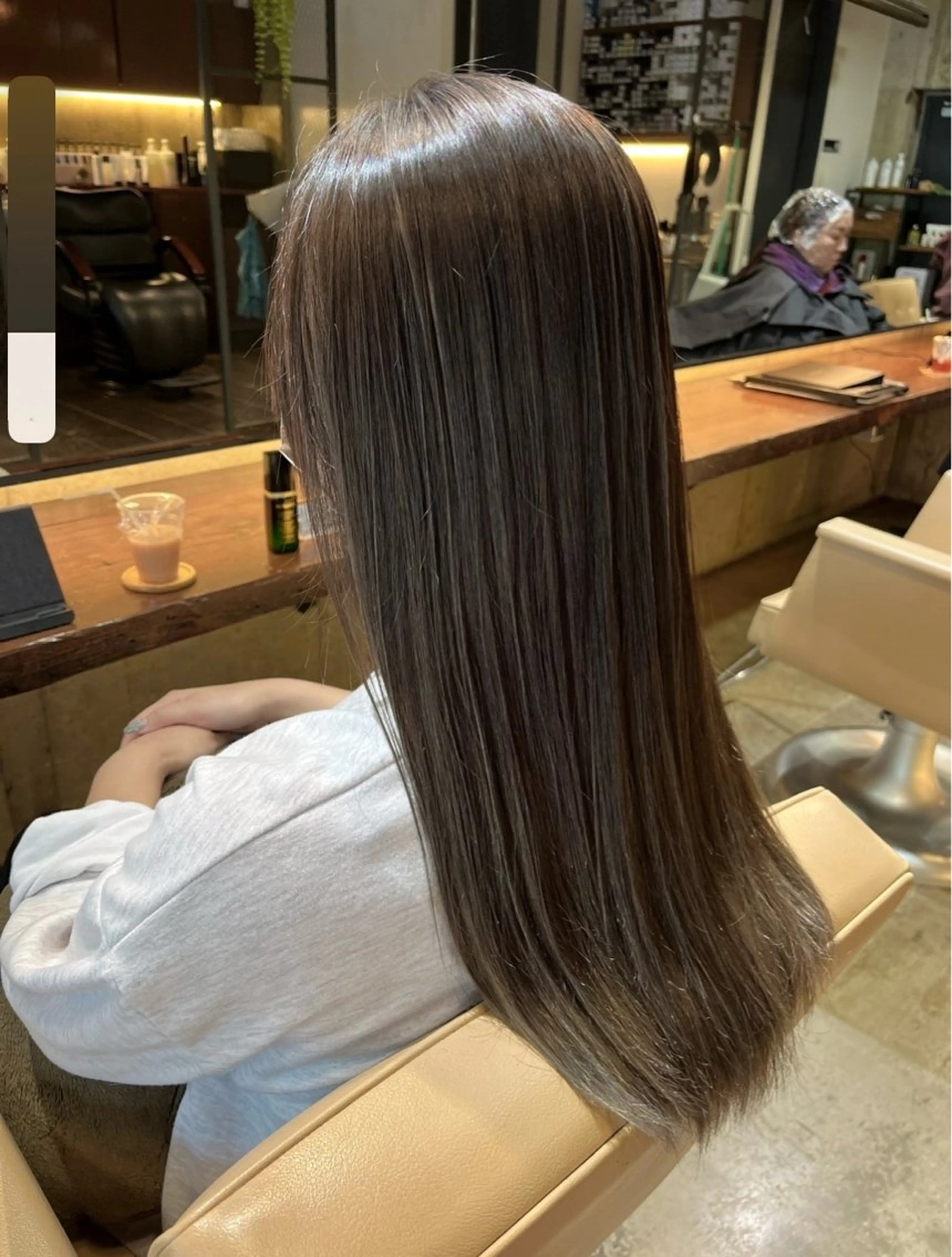 ロング カラー グレージュ 江戸川区reine 舜也のヘアスタイル