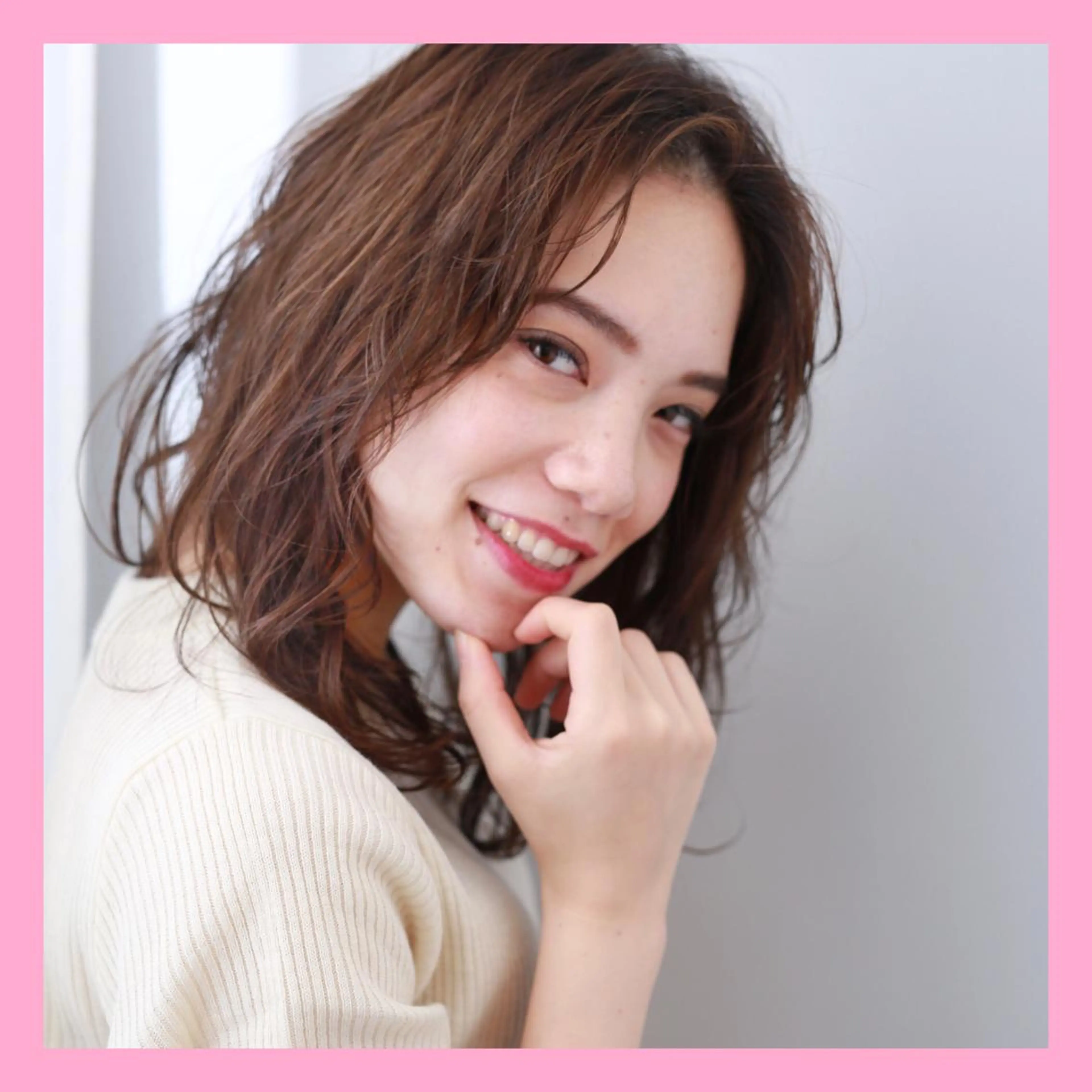 セミロング パーマ 🪐脱白髪染め 🪐松尾菜々美のヘアスタイル