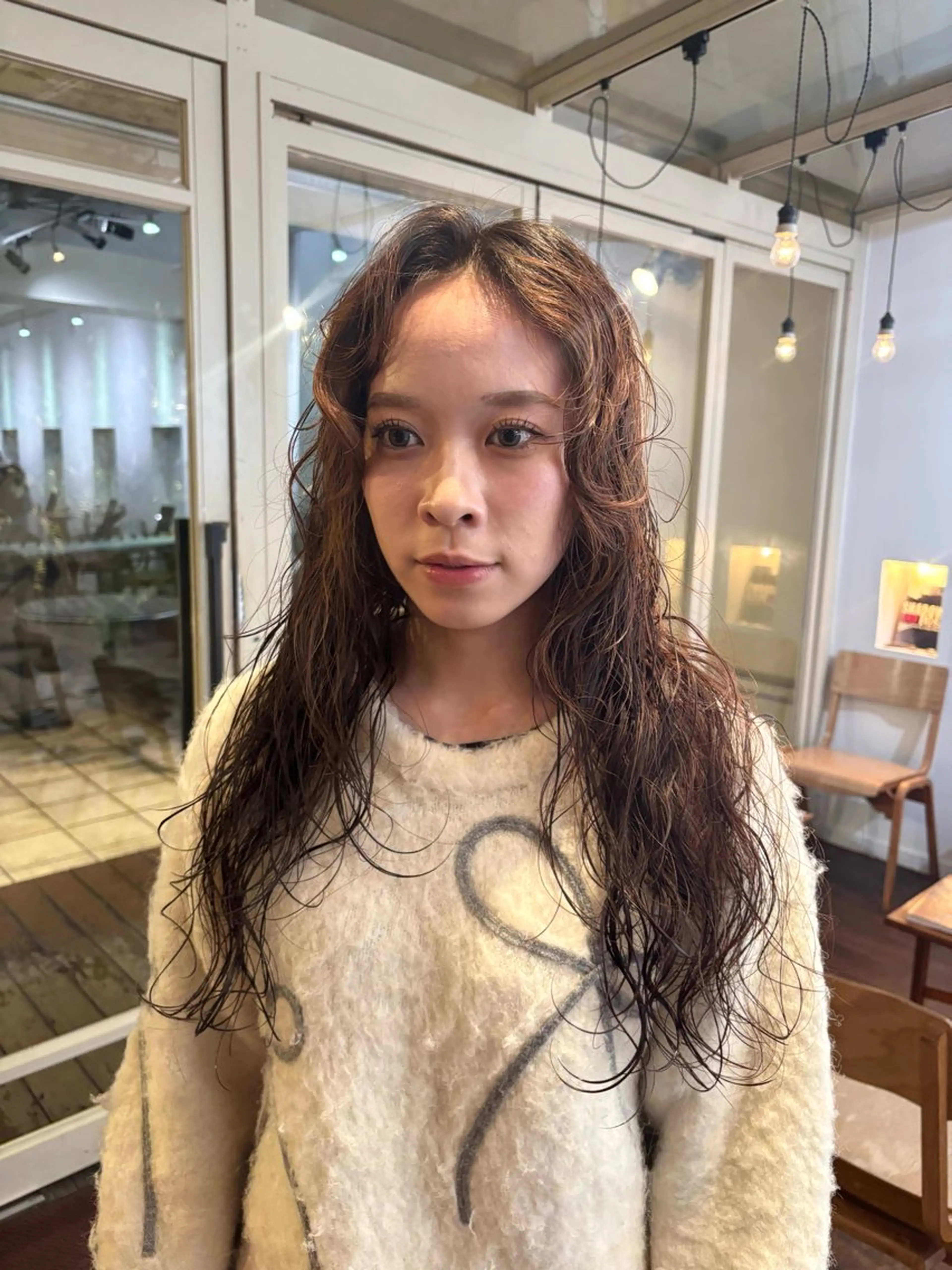 ロング パーマ くいた あやなのヘアスタイル