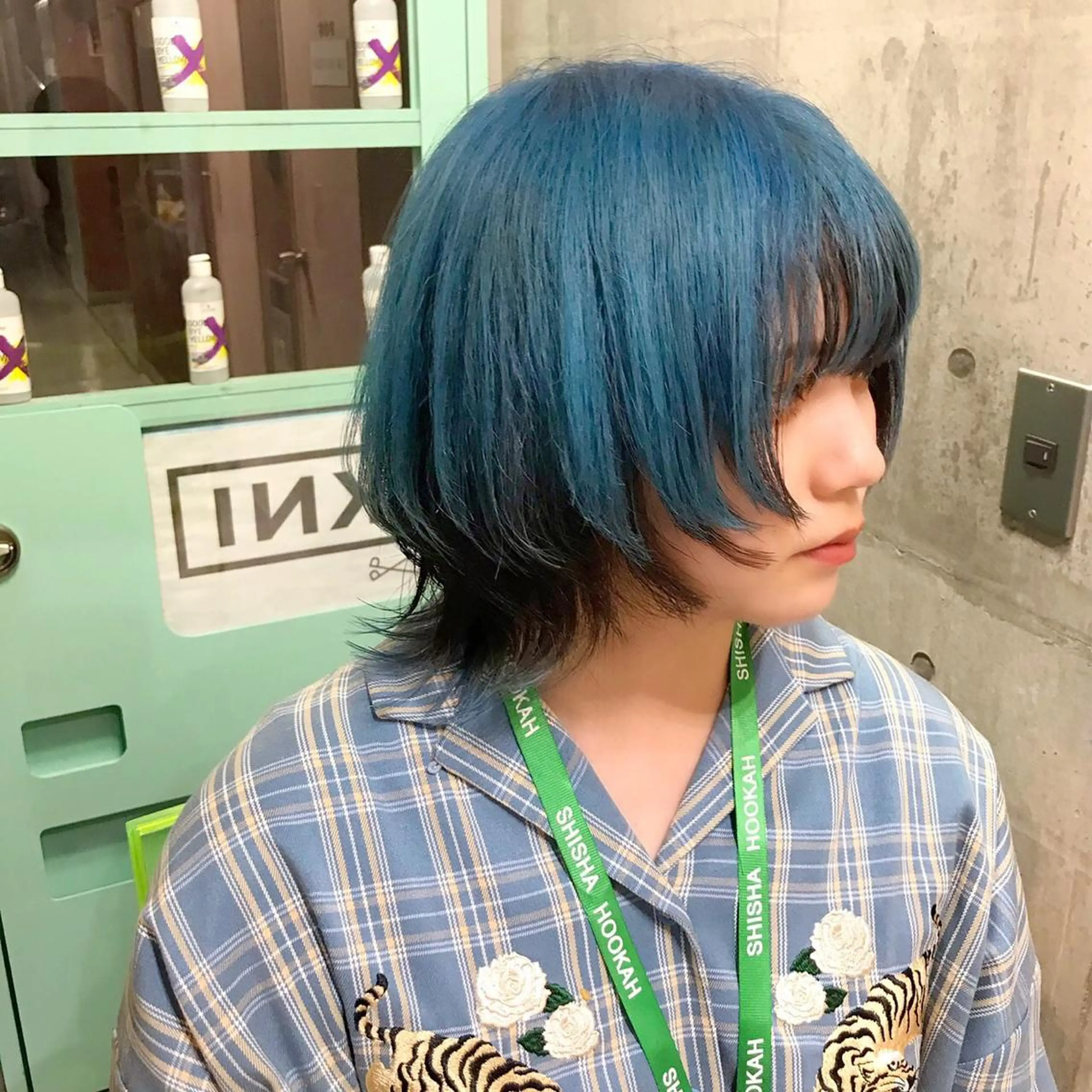 ミディアム カラー アクアカラー ブルーカラー ウルフカット ホワイト&レイヤーカ ットエクステ長畠俊輔のヘアスタイル