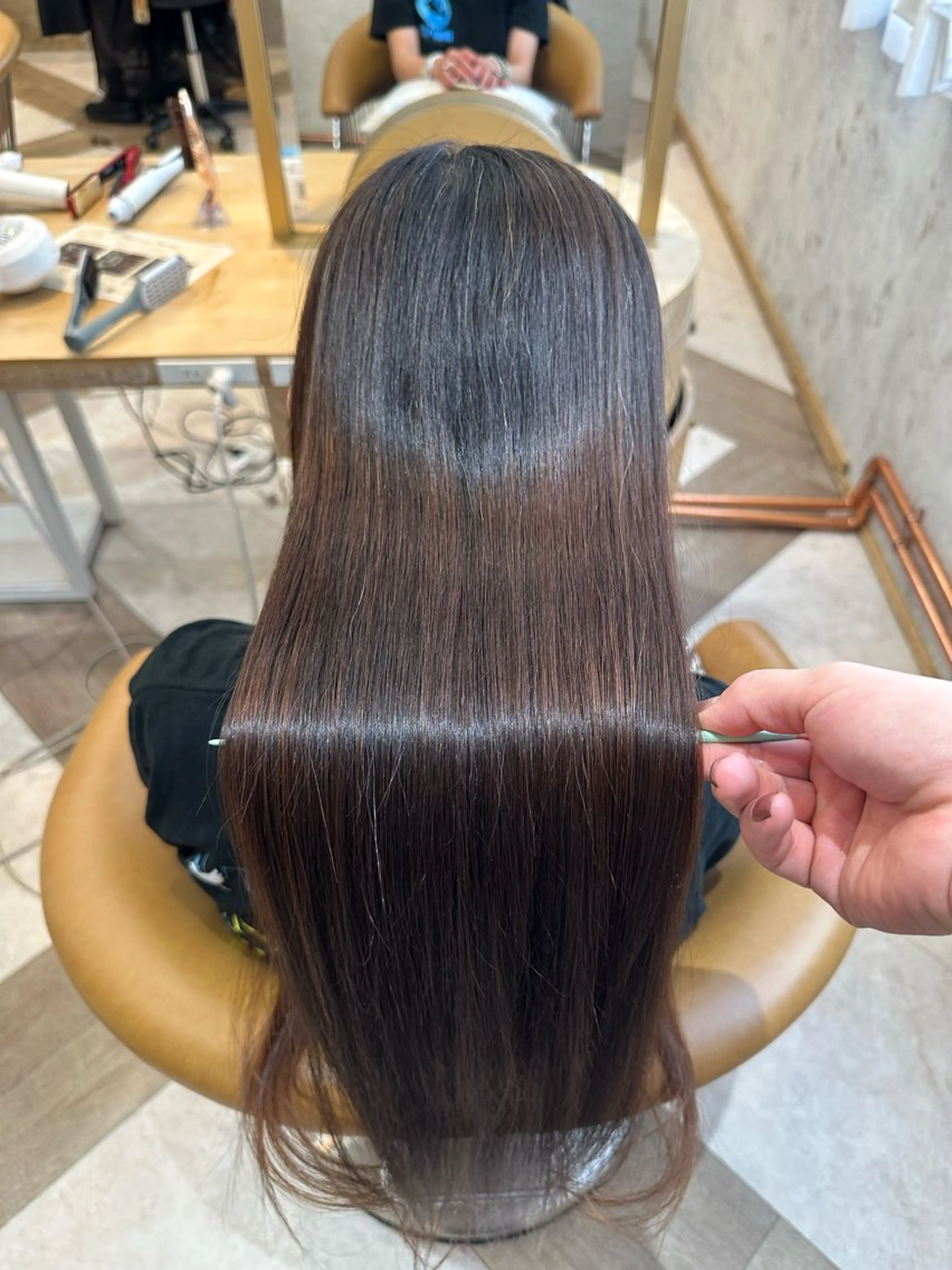 ロング 縮毛矯正 トリートメント 荻野 峻輔/レイヤー /透明感カラーのヘアスタイル