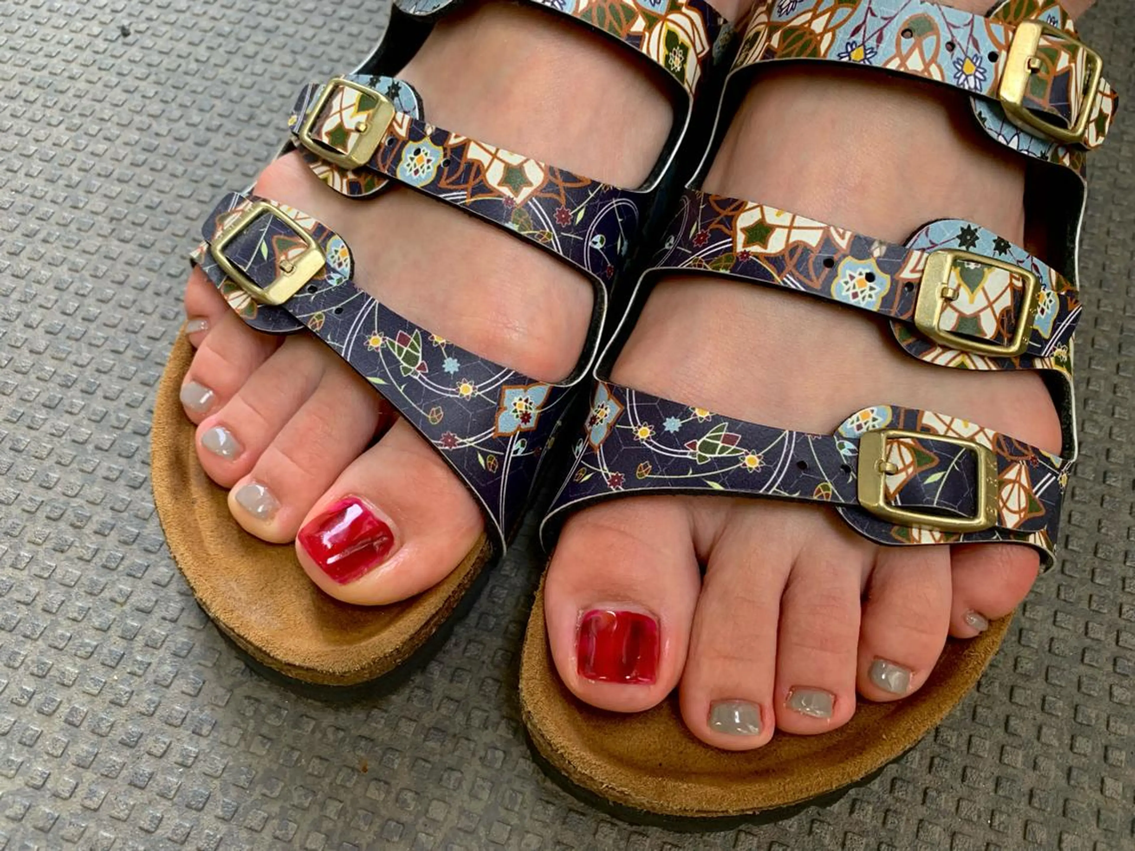 ネイル フットネイル ワンカラーネイル マキノ ユイのネイルデザイン