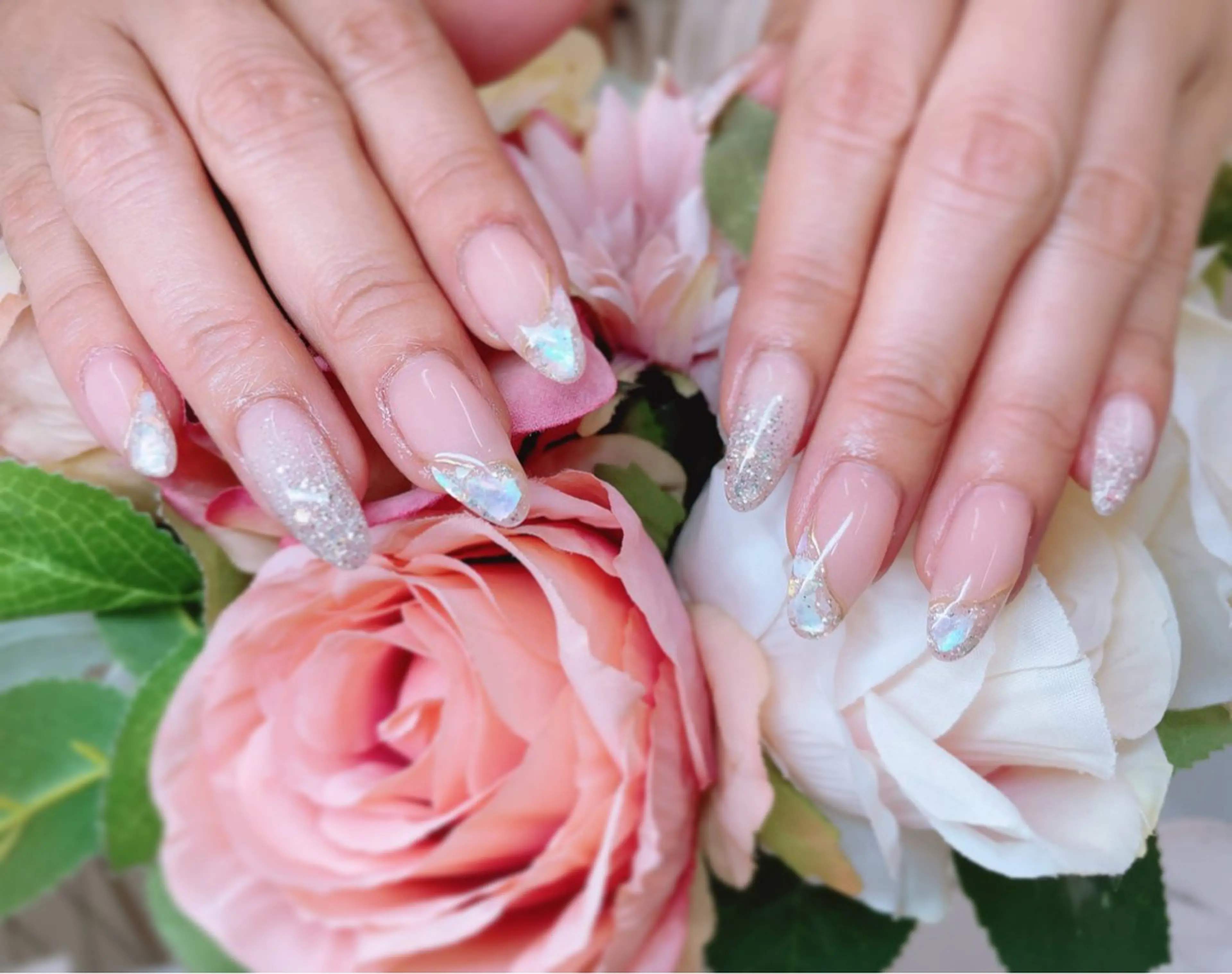 ネイル オーロラネイル フレンチネイル ジェルネイル グラデーション ハードジェル Lilas Nailのネイルデザイン