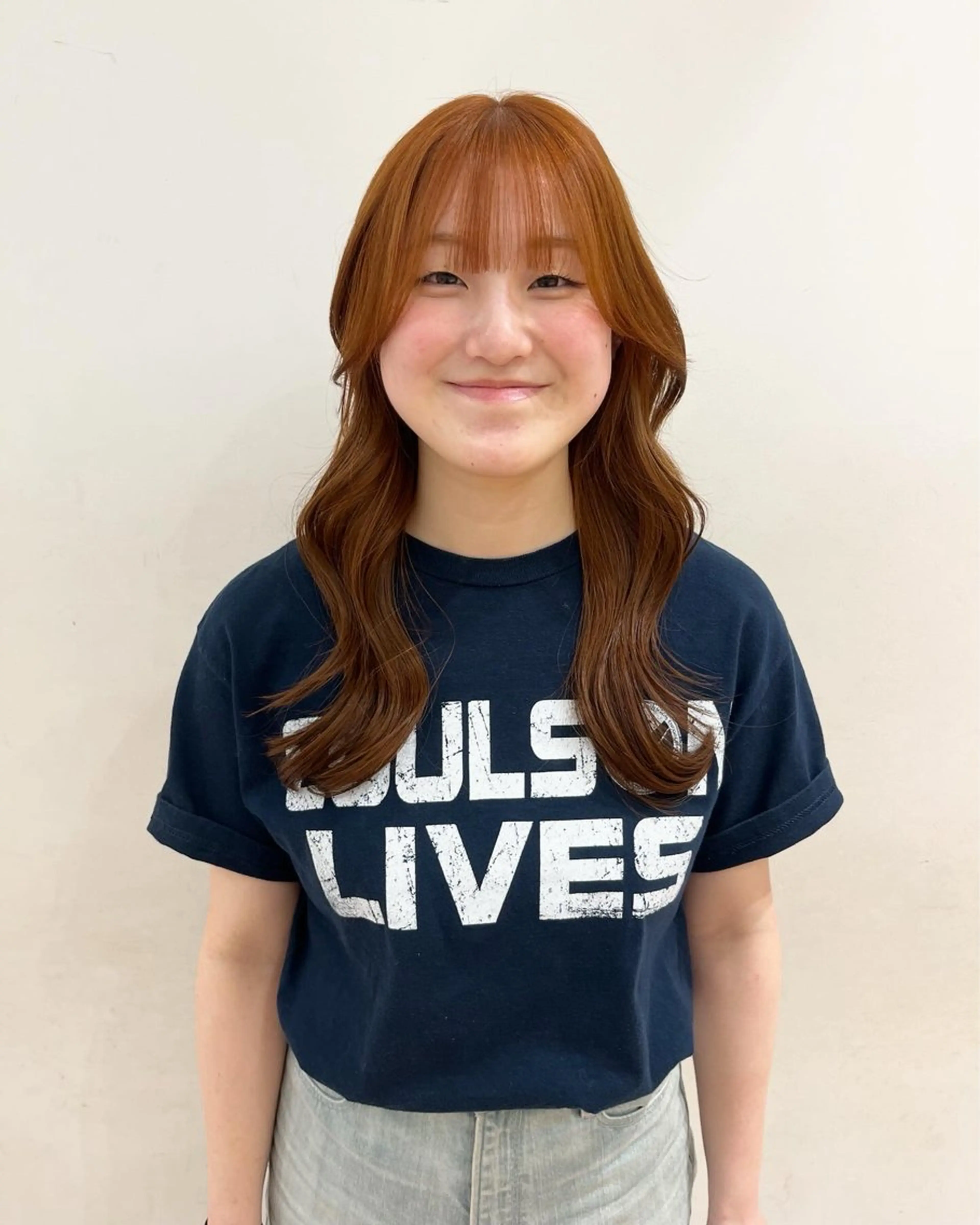 ロング カラー オレンジ 荒川 三希のヘアスタイル