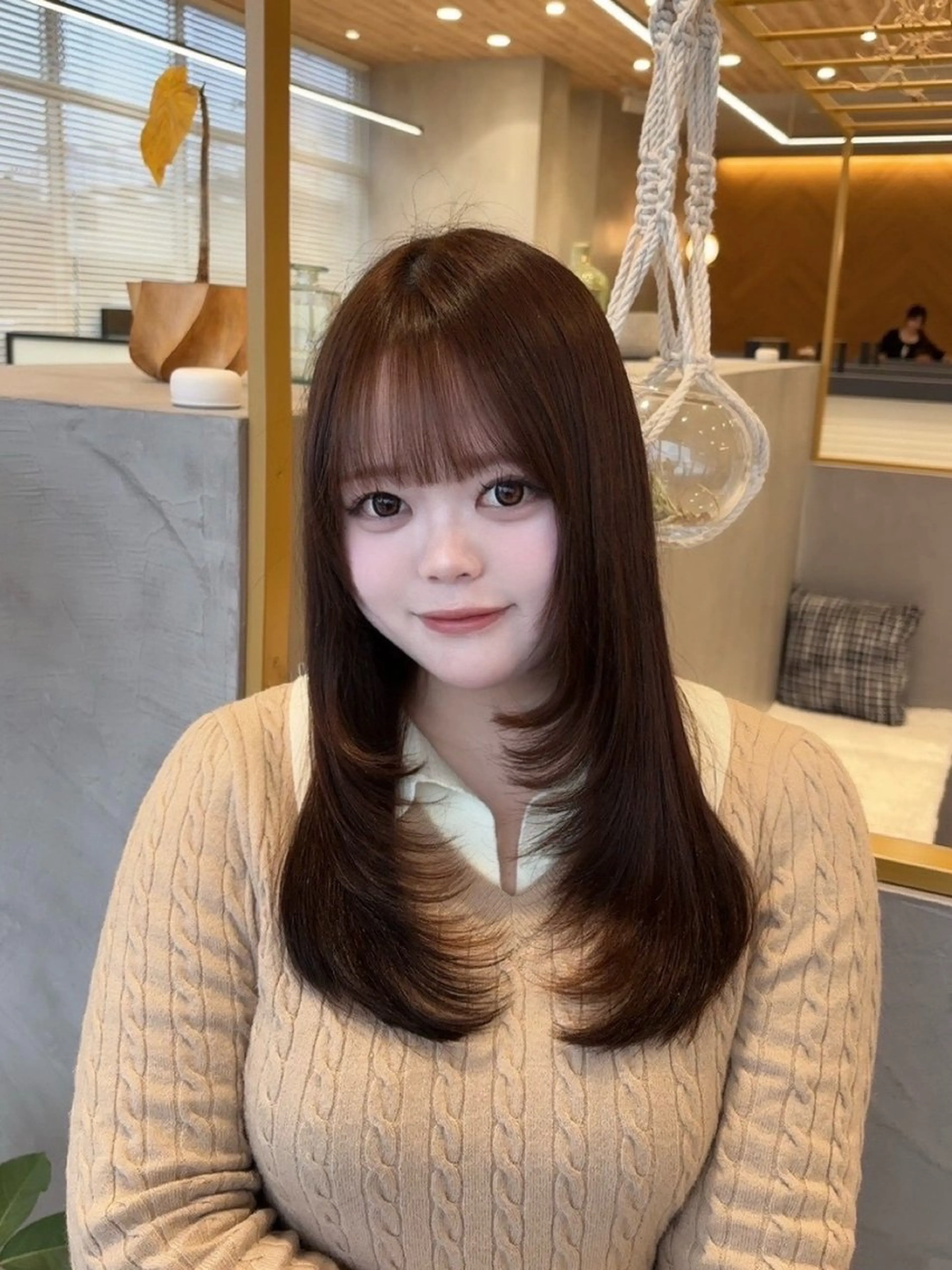 セミロング 廣田 綾音のヘアスタイル
