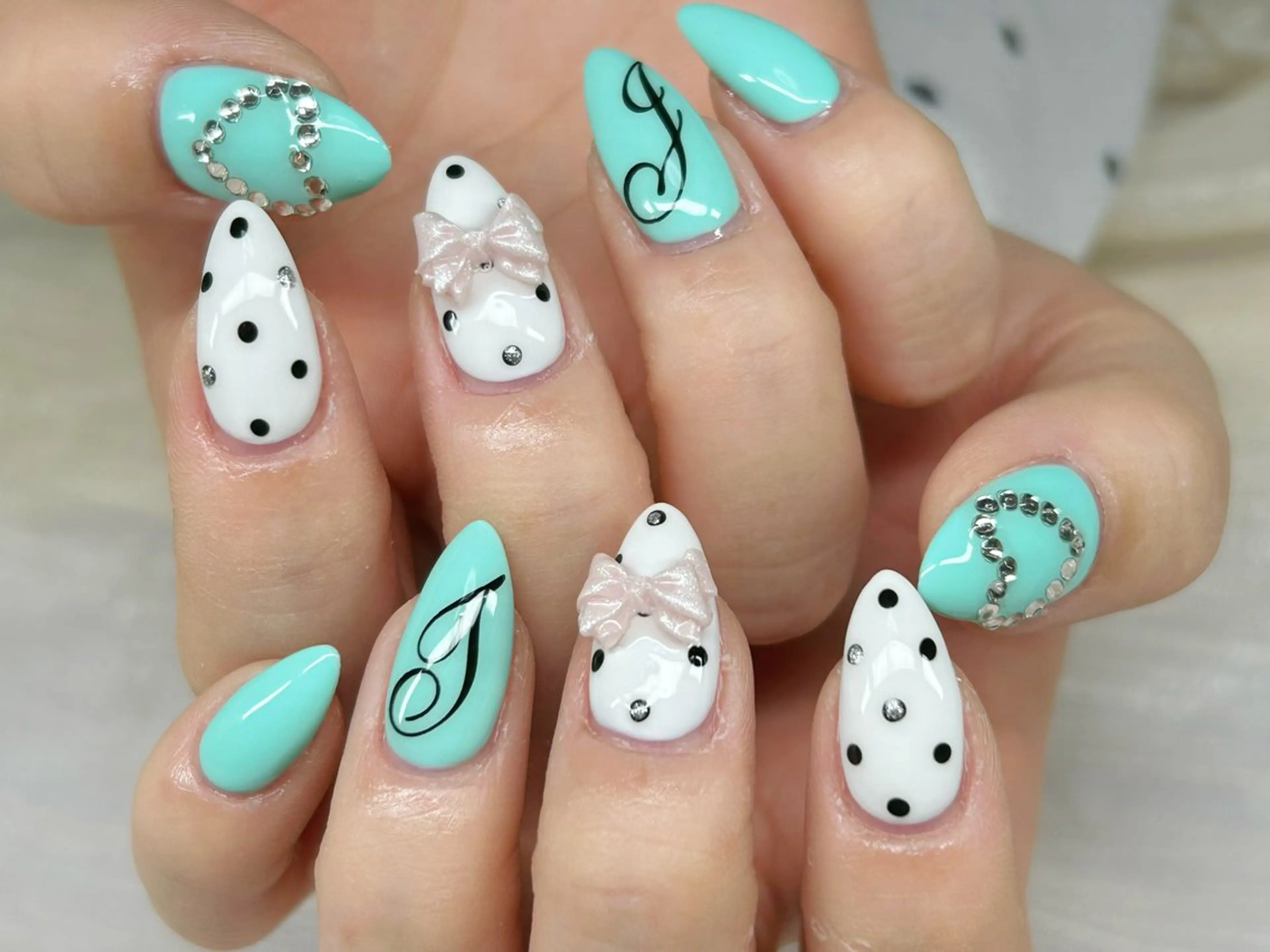 ネイル アートネイル チークネイル 成人式 入学式 長さ出し ハンドネイル Lino Nailのネイルデザイン