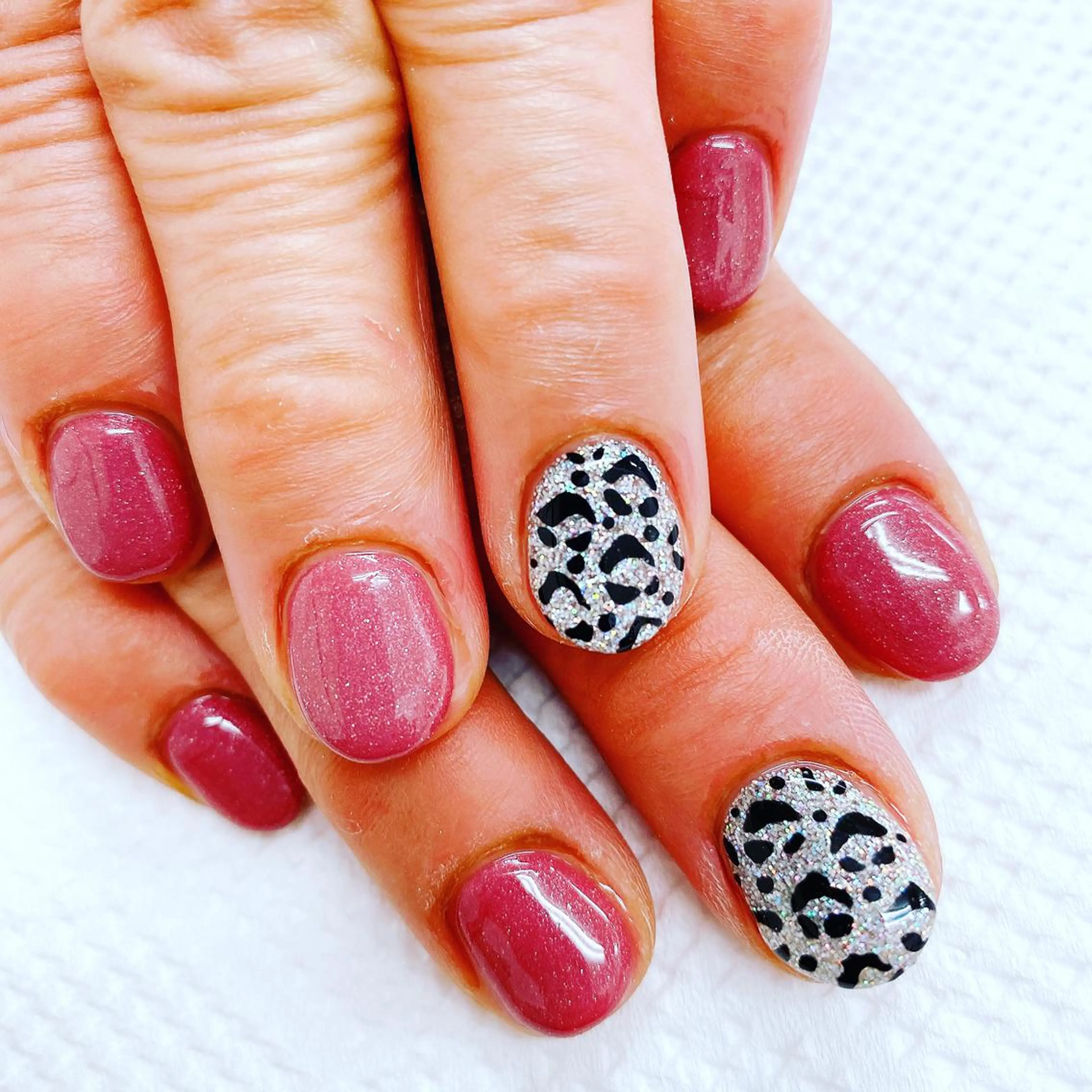 ネイル アニマル柄 ゴージャス N._._.claw[エヌクロー]所属・N._._. clawのネイルデザイン