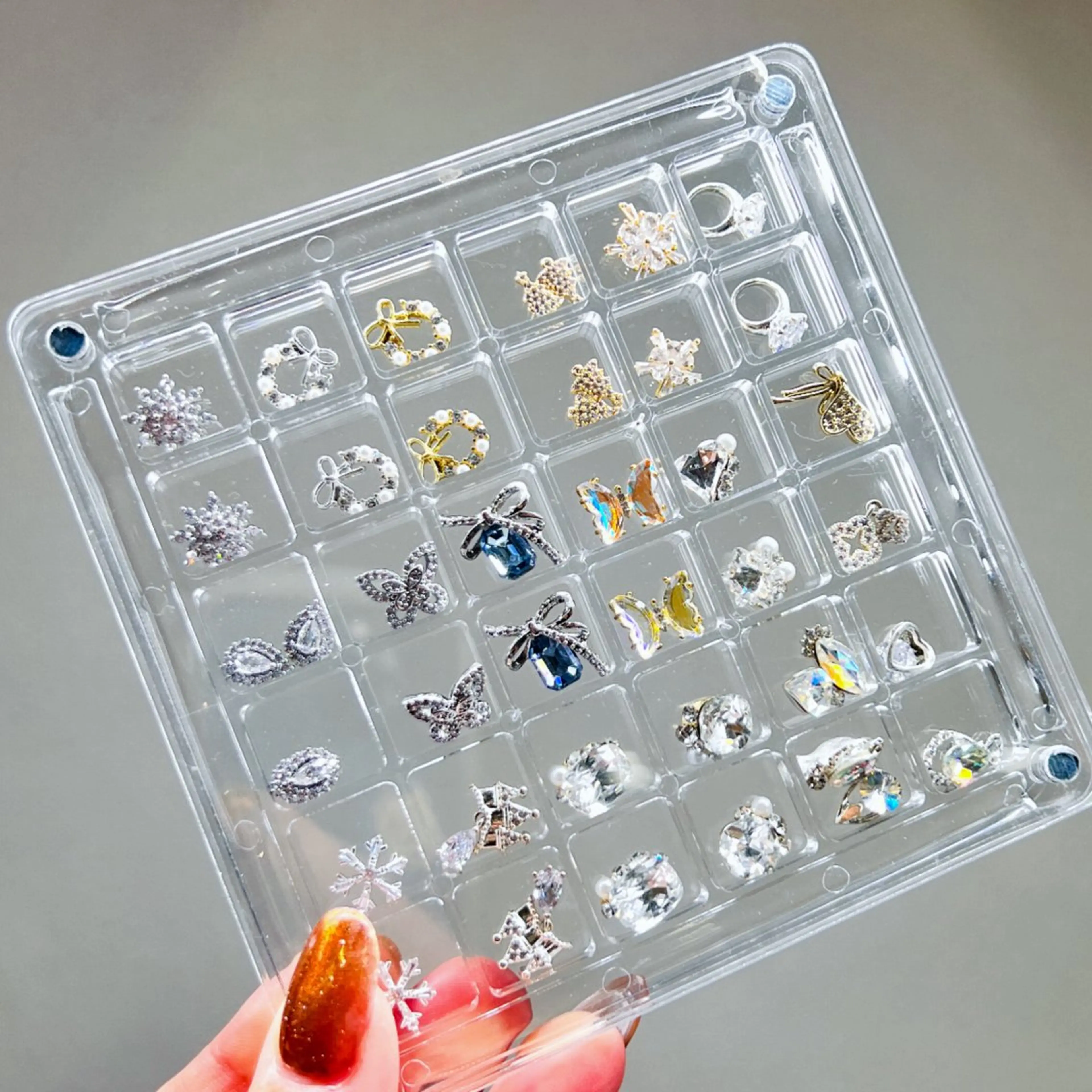 ネイル 冬ネイル クリスマス LEFTNAILS フィルインニュアンスのネイルデザイン