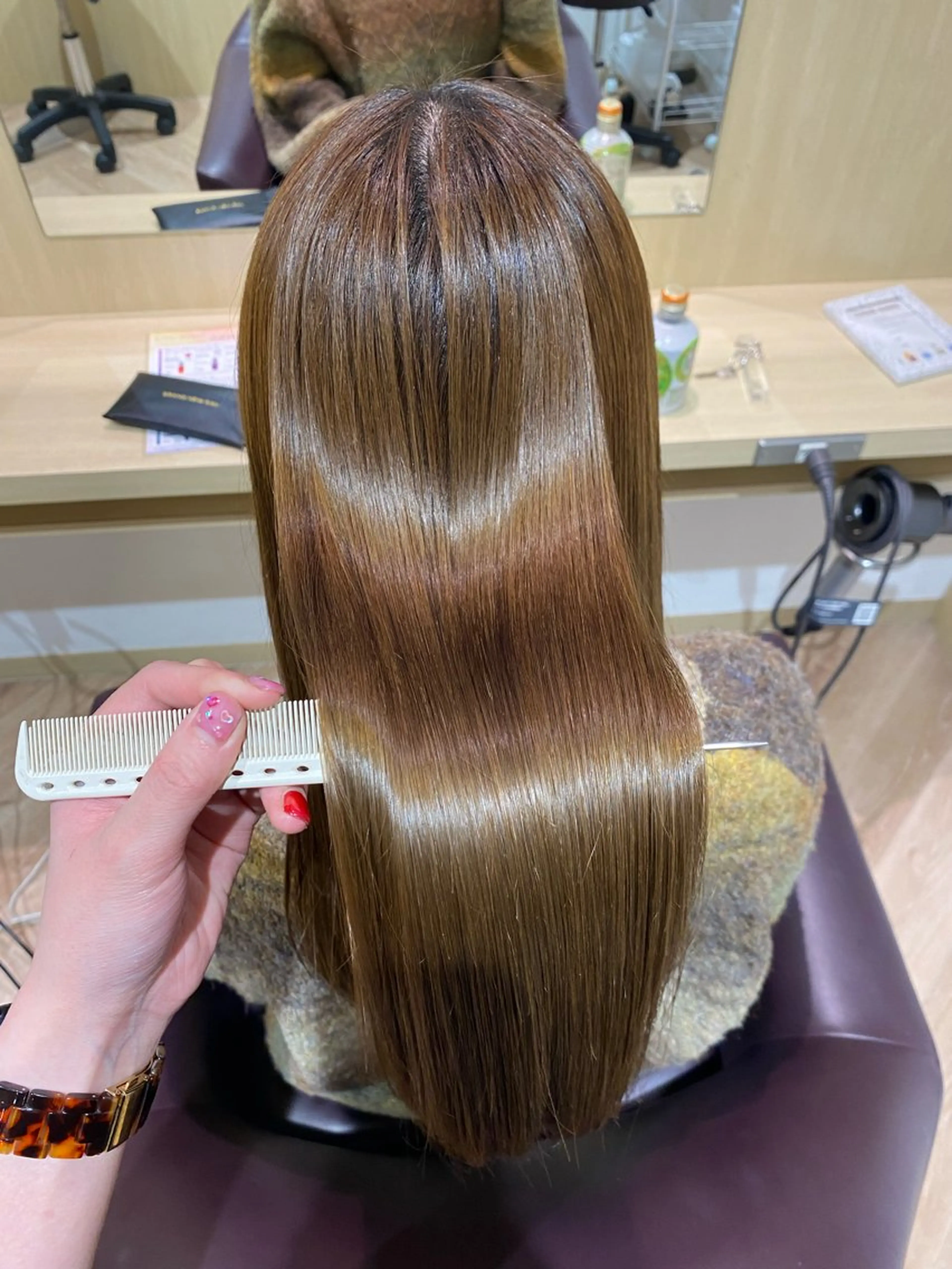 セミロング 髪質改善 縮毛矯正 Yamada Ami🪐のヘアスタイル