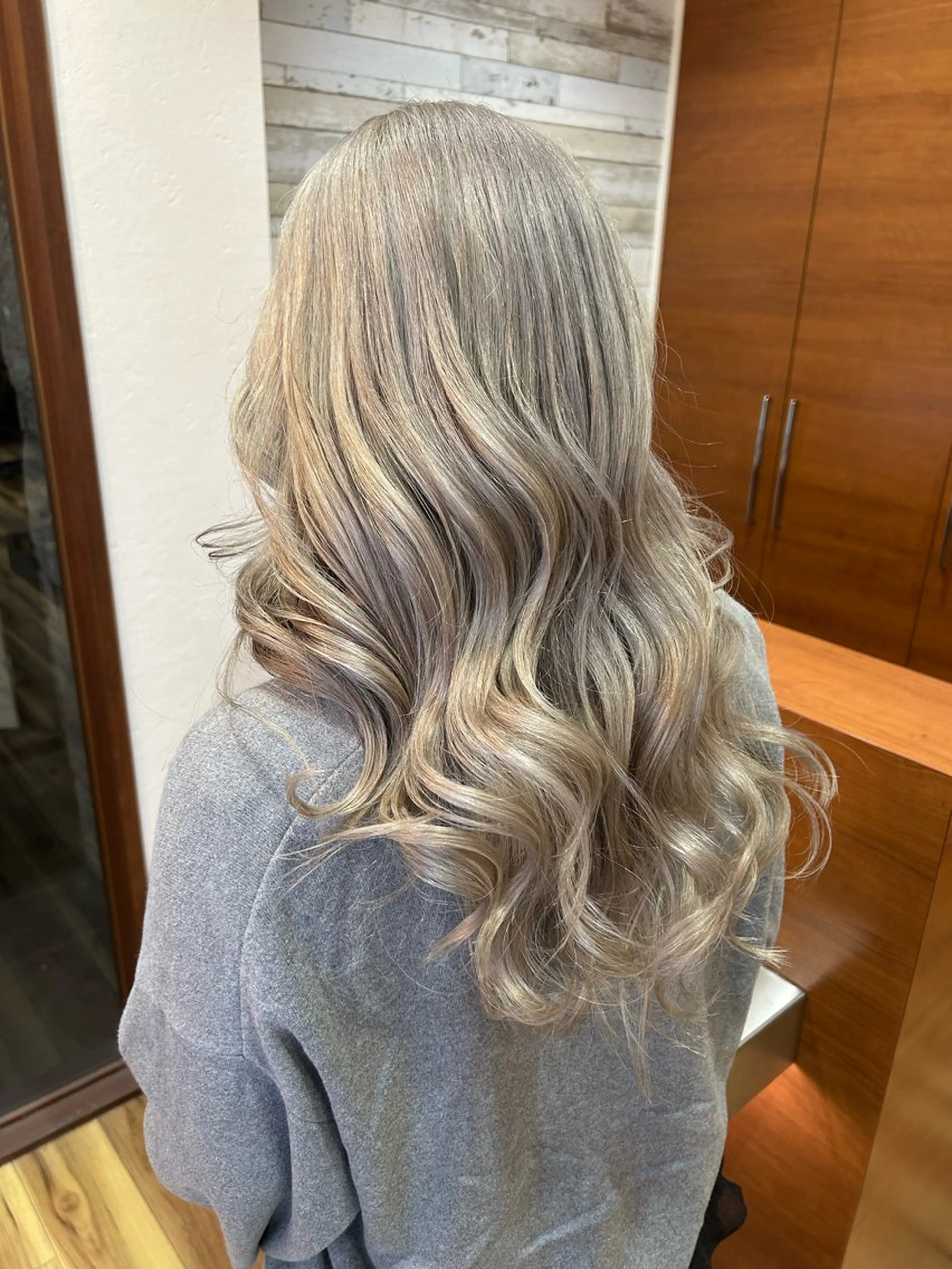 ロング カット ヘアカラー 🎀たな 🧸のヘアスタイル