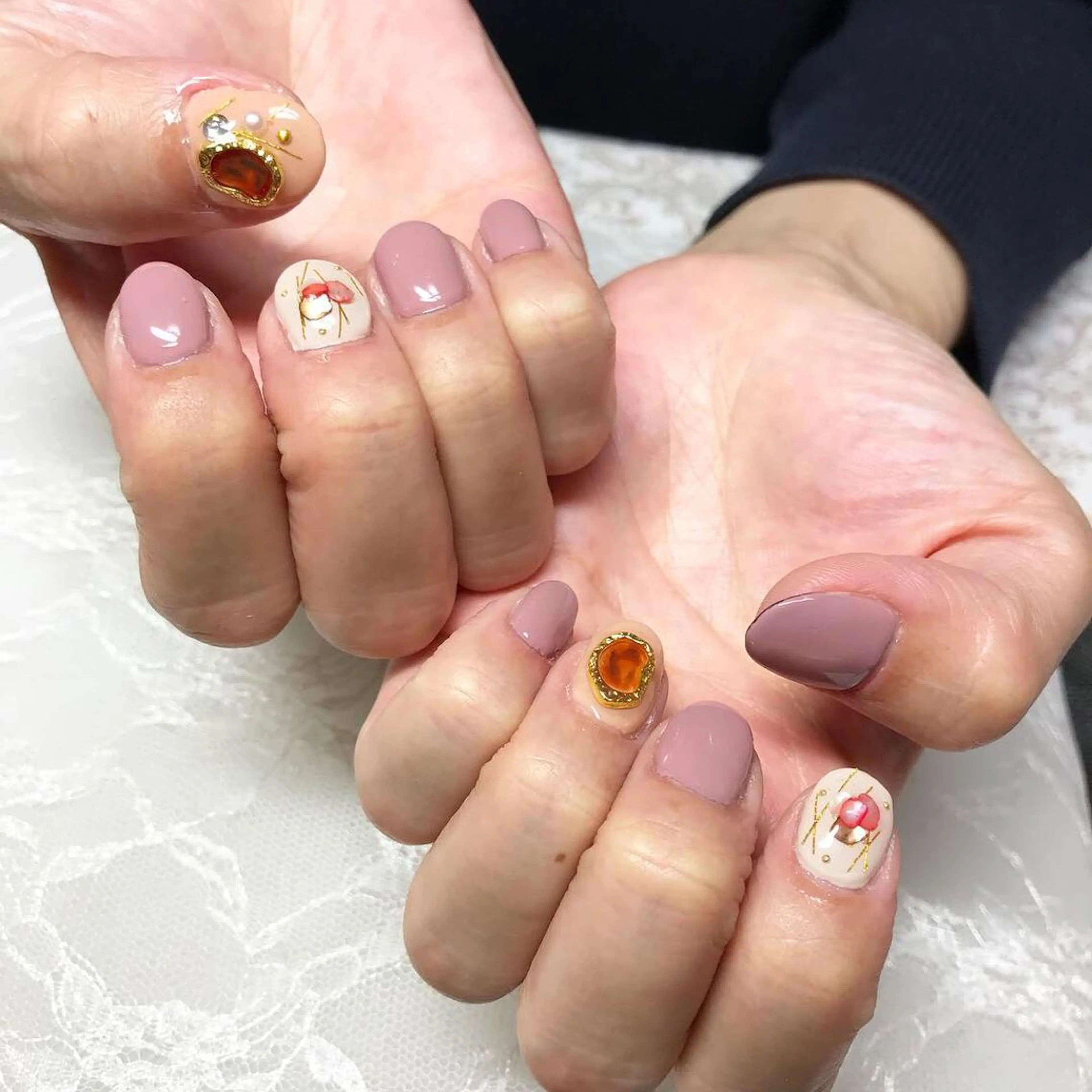 ネイル べっ甲ネイル ハンドネイル COCO +のエステ・リラクイメージ