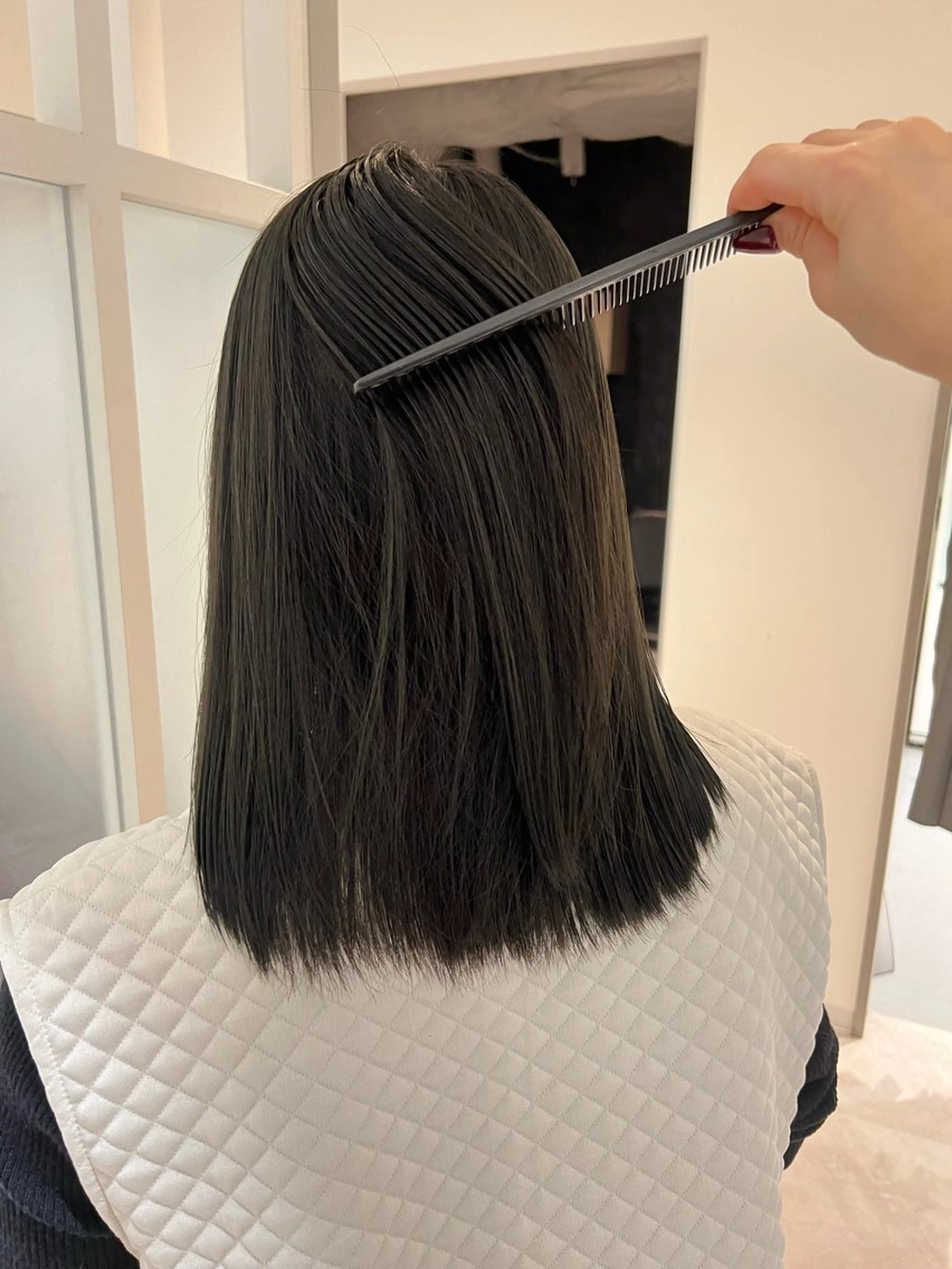 ミディアム カラー 透明感カラー オリーブカラー 暗髪カラー🫐パーマ おくだりんかのヘアスタイル