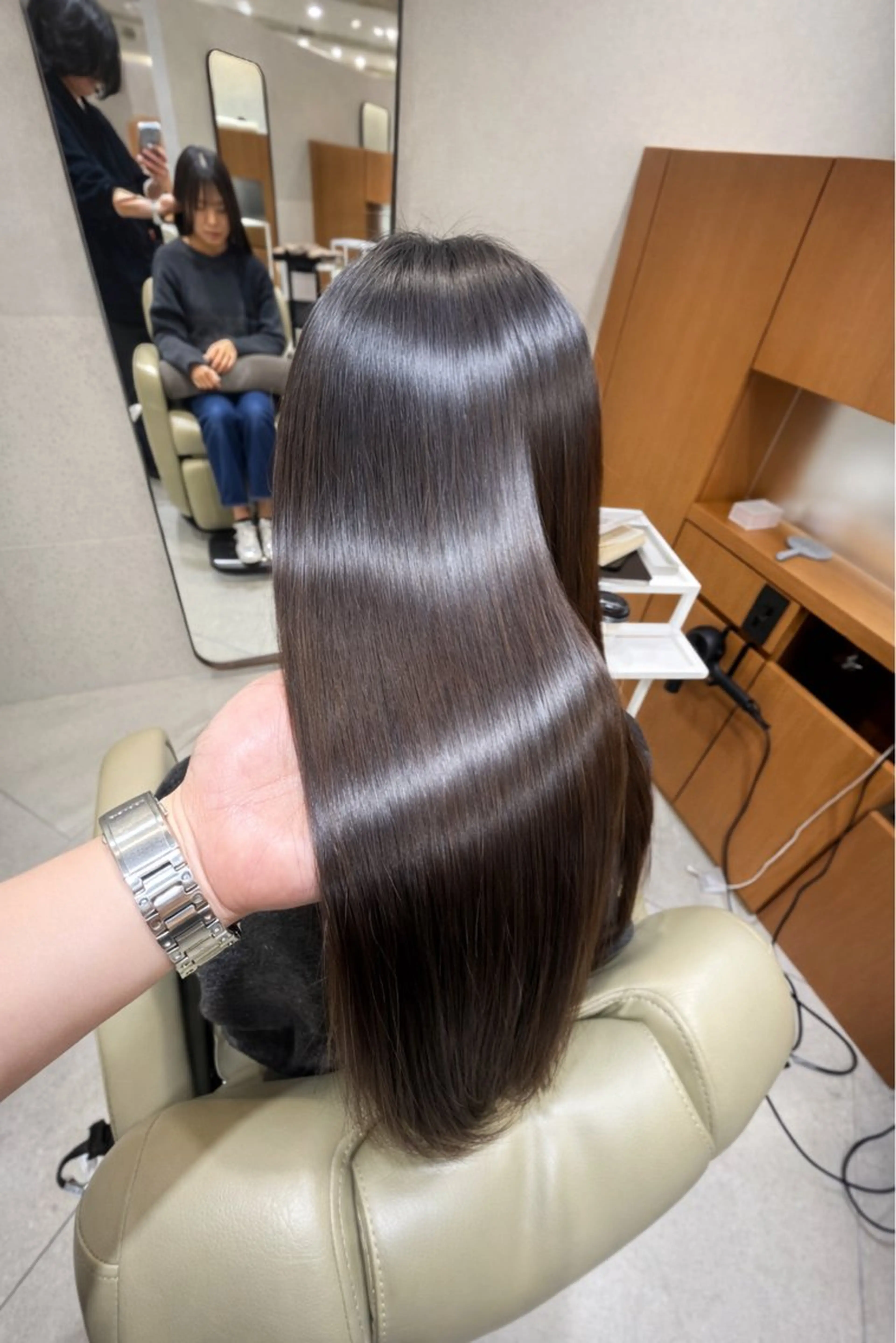 ロング カット 縮毛矯正 トリートメント ニュアンスパーマ／ レイヤー／茶屋町のヘアスタイル