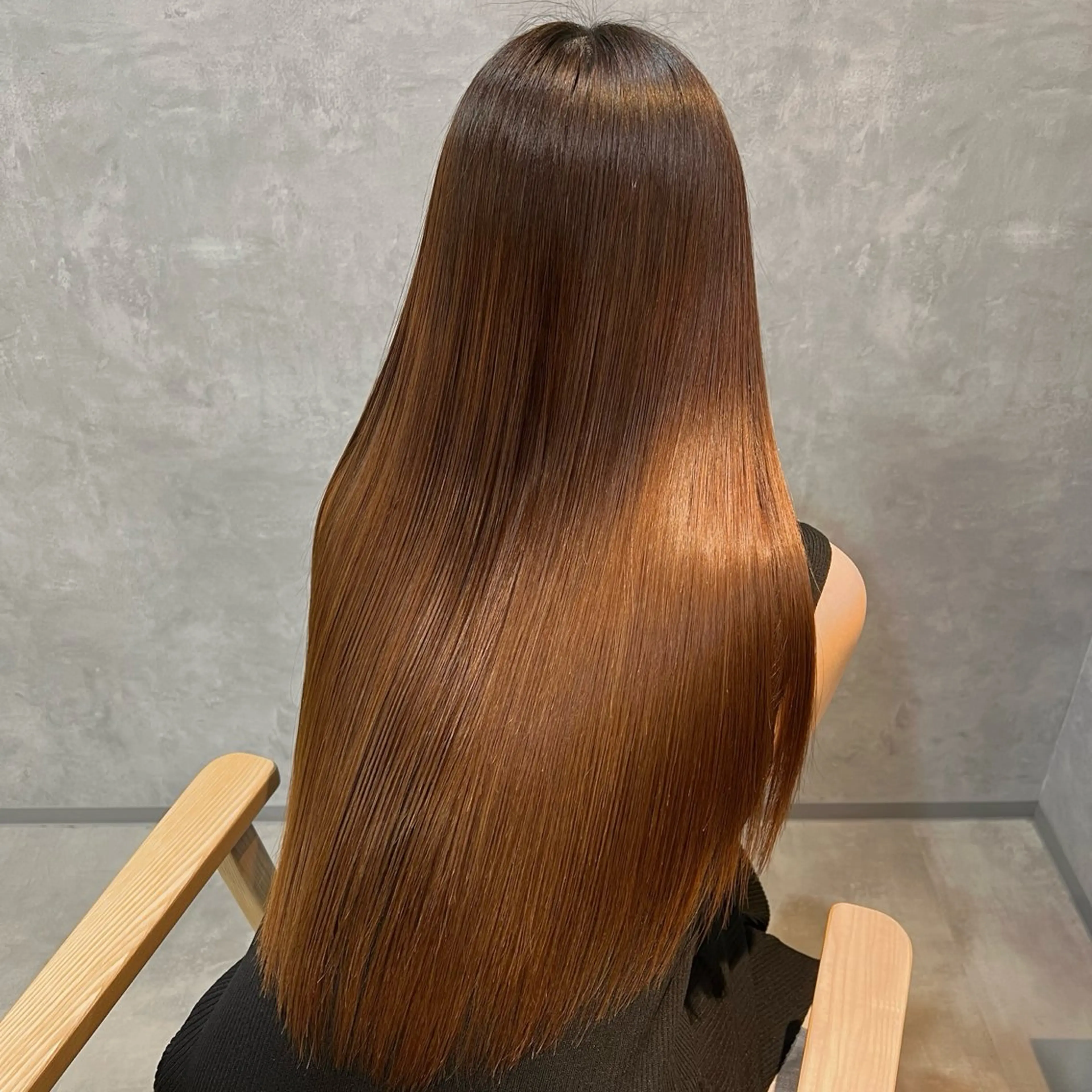 ロング アッシュ ケアカラー くびれヘア 髪質改善 韓国風ヘア 中村 ひなたのヘアスタイル