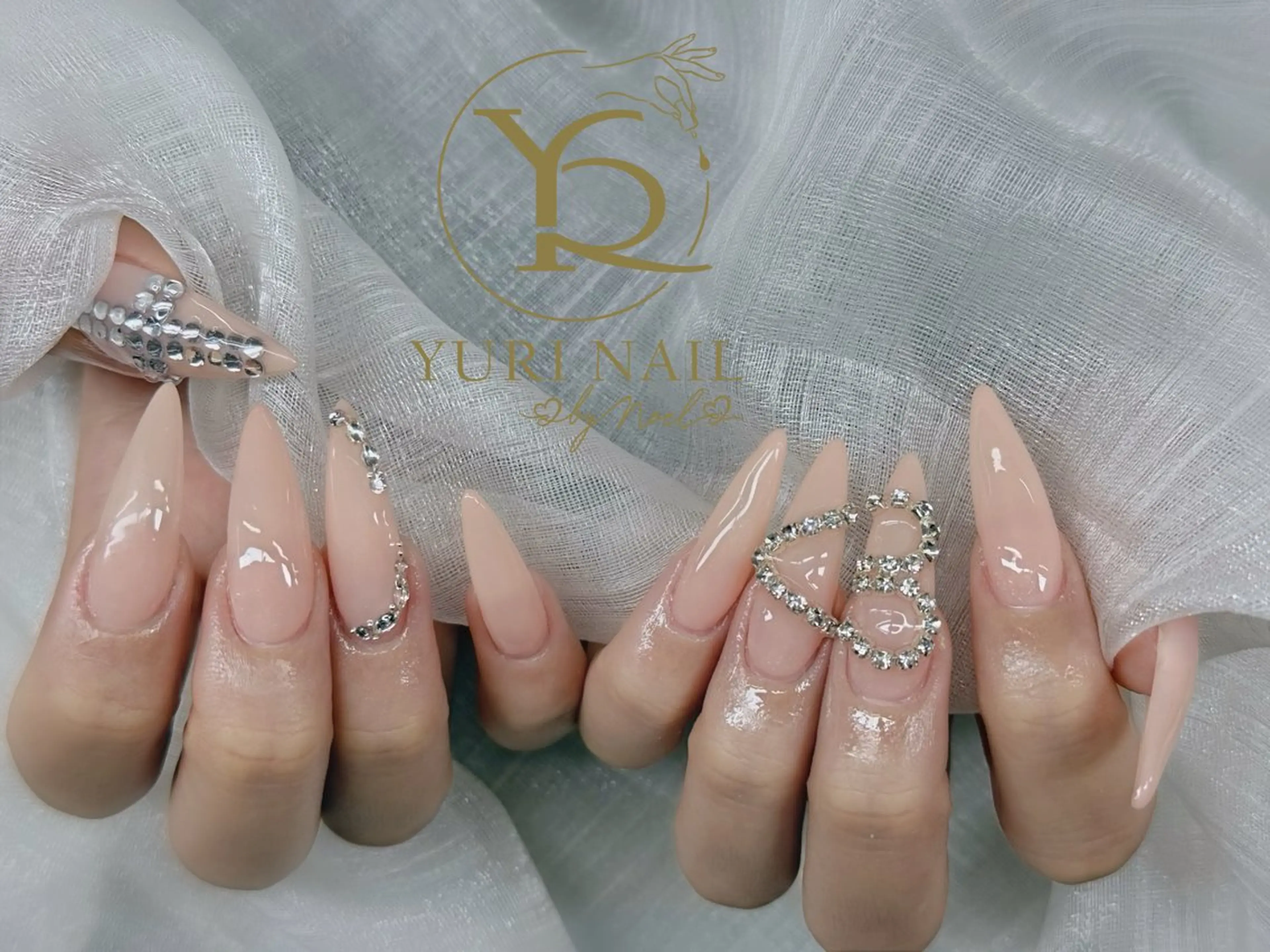 ネイル チークネイル フットネイル フレンチネイル グラデーション キラキラネイル ハンドネイル フットネイル ハンドケア YURI Nail NARITAのネイルデザイン