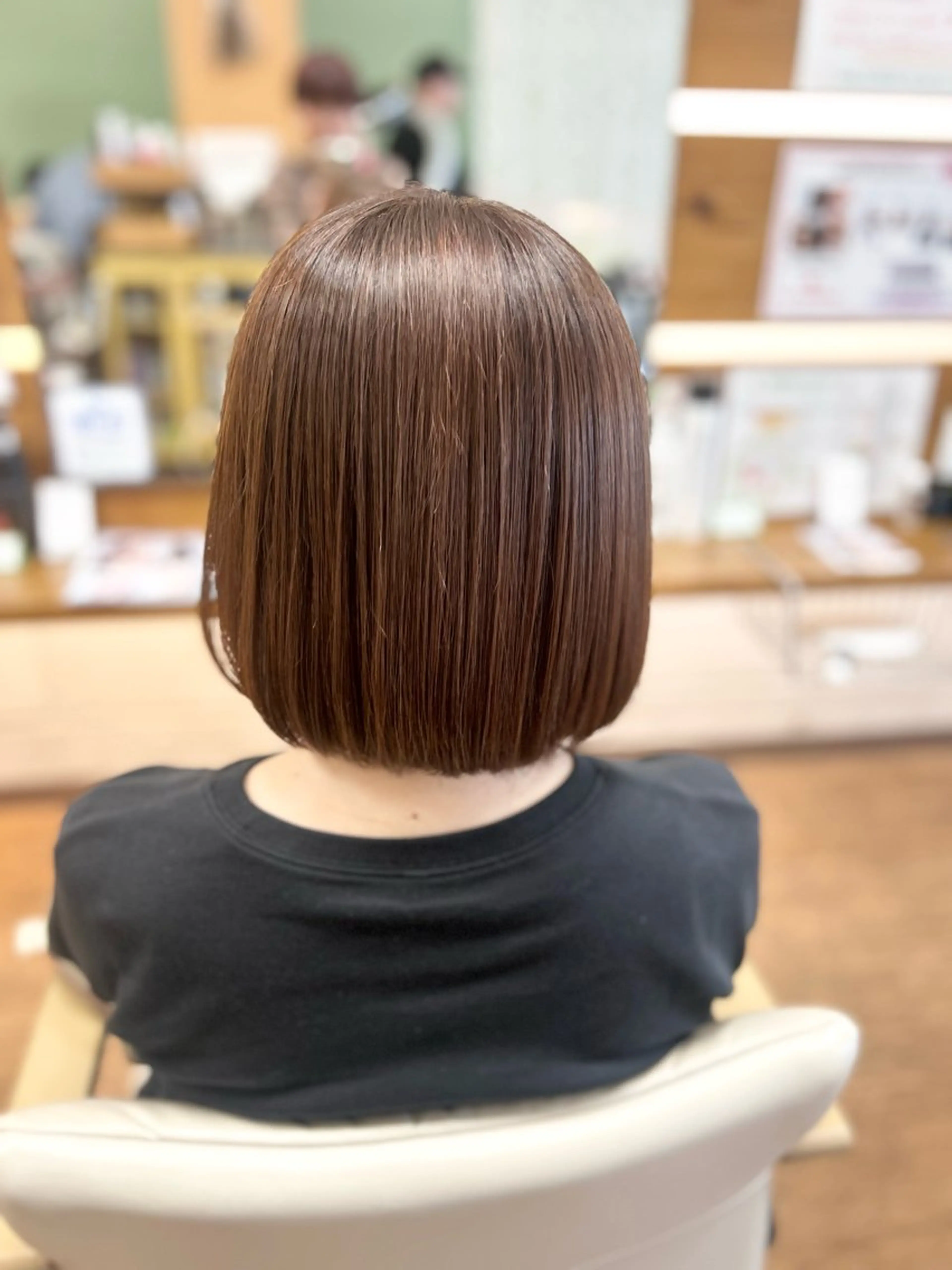 ミディアム 神谷 千明のヘアスタイル