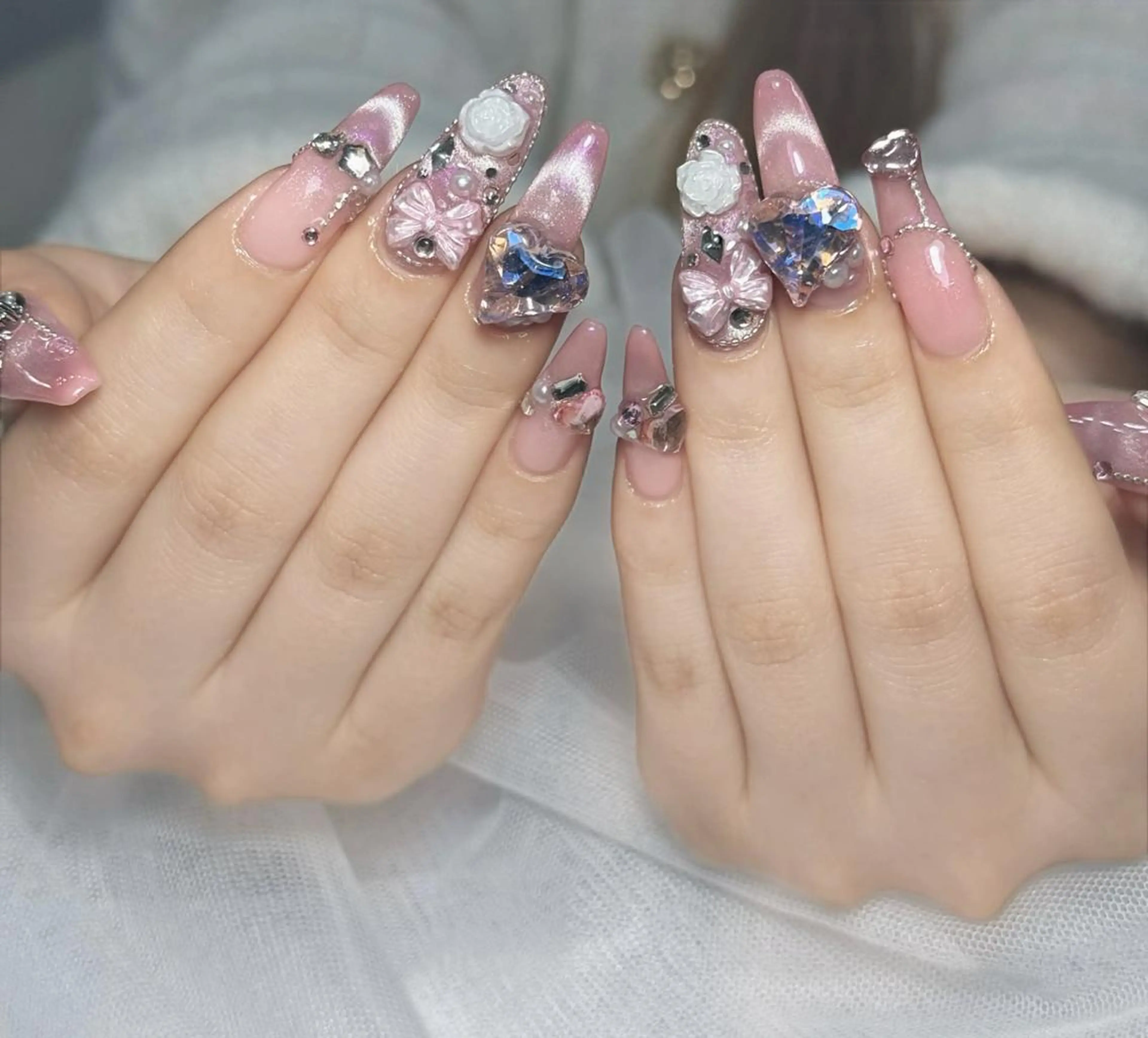 ロング カラー 韓国風ヘア ハンドネイル Bling Salonのネイルデザイン